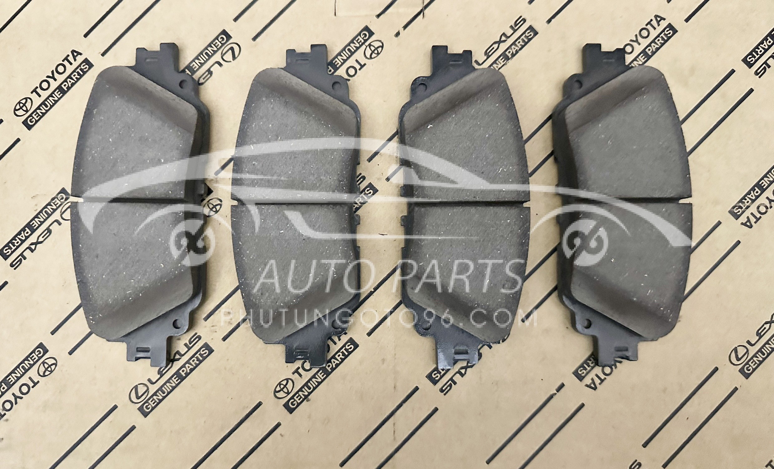 04465-06160 Má phanh trước Cross 2020, Camry 2018