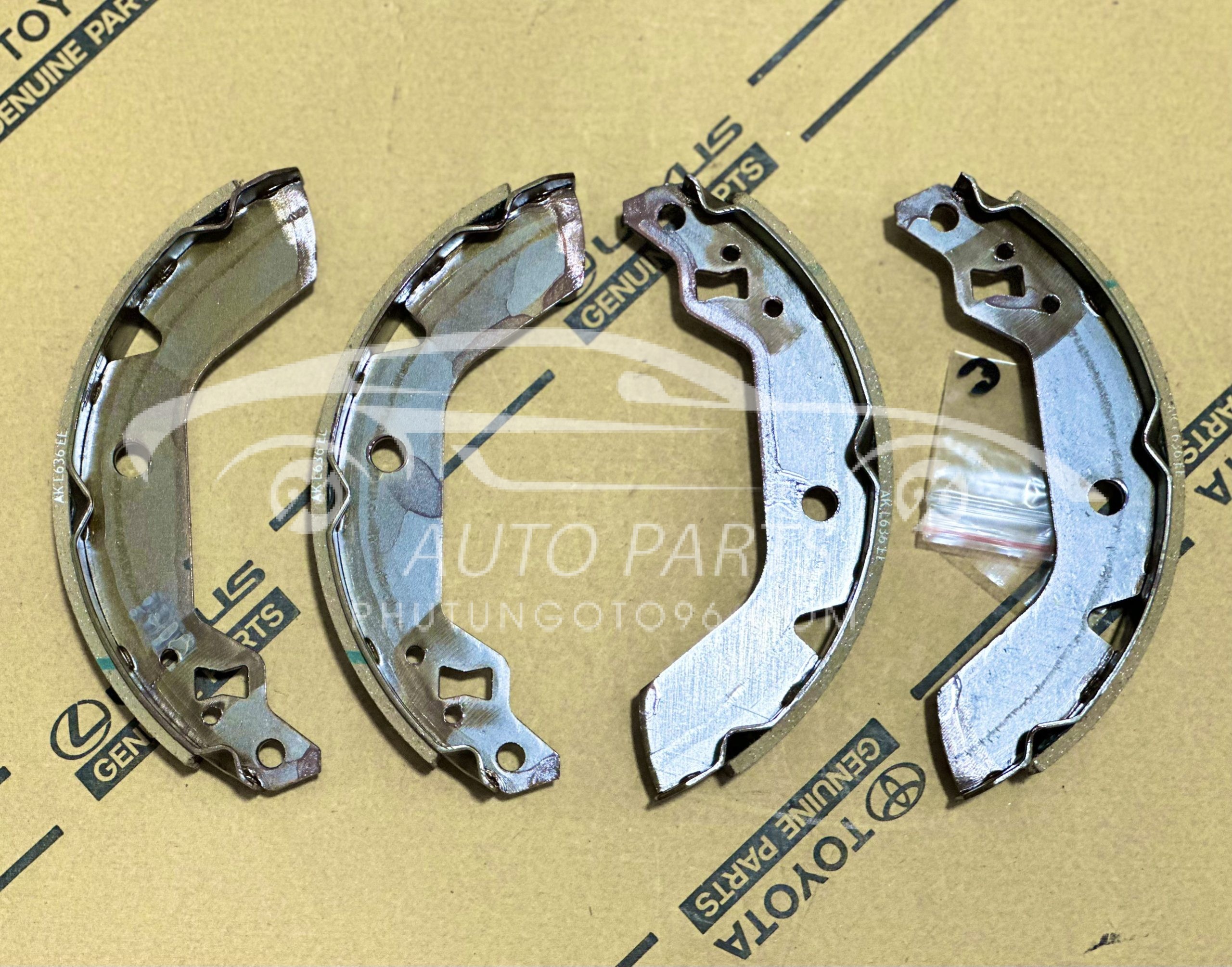 04495-BZ111 Guốc phanh sau Wigo