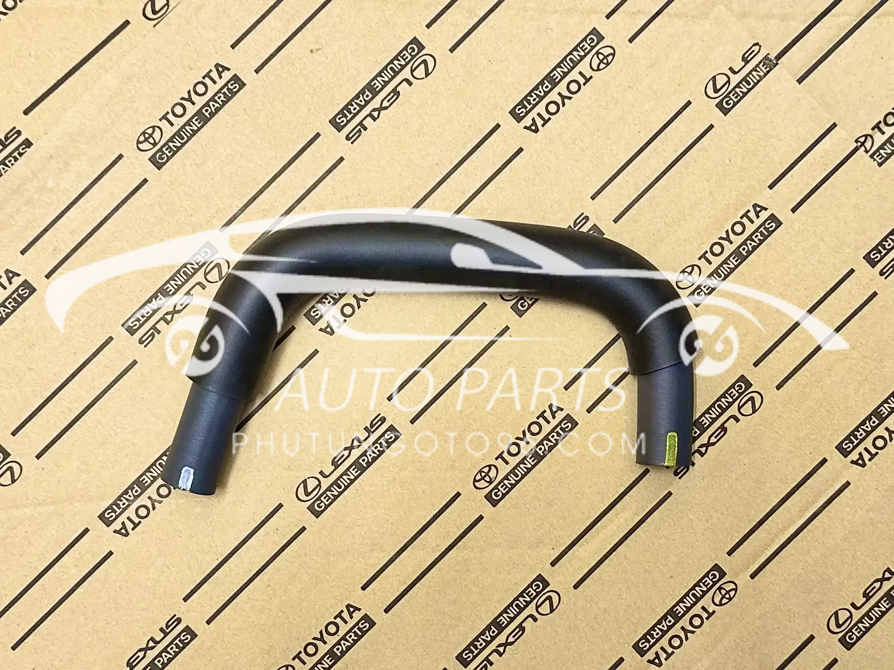 12262-38050 Ống hơi nắp giàn cam trung gian LX570