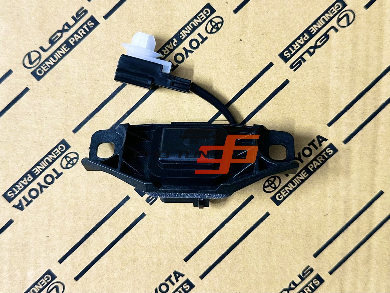 84945-53020 Công tắc mở cốp hậu Vios