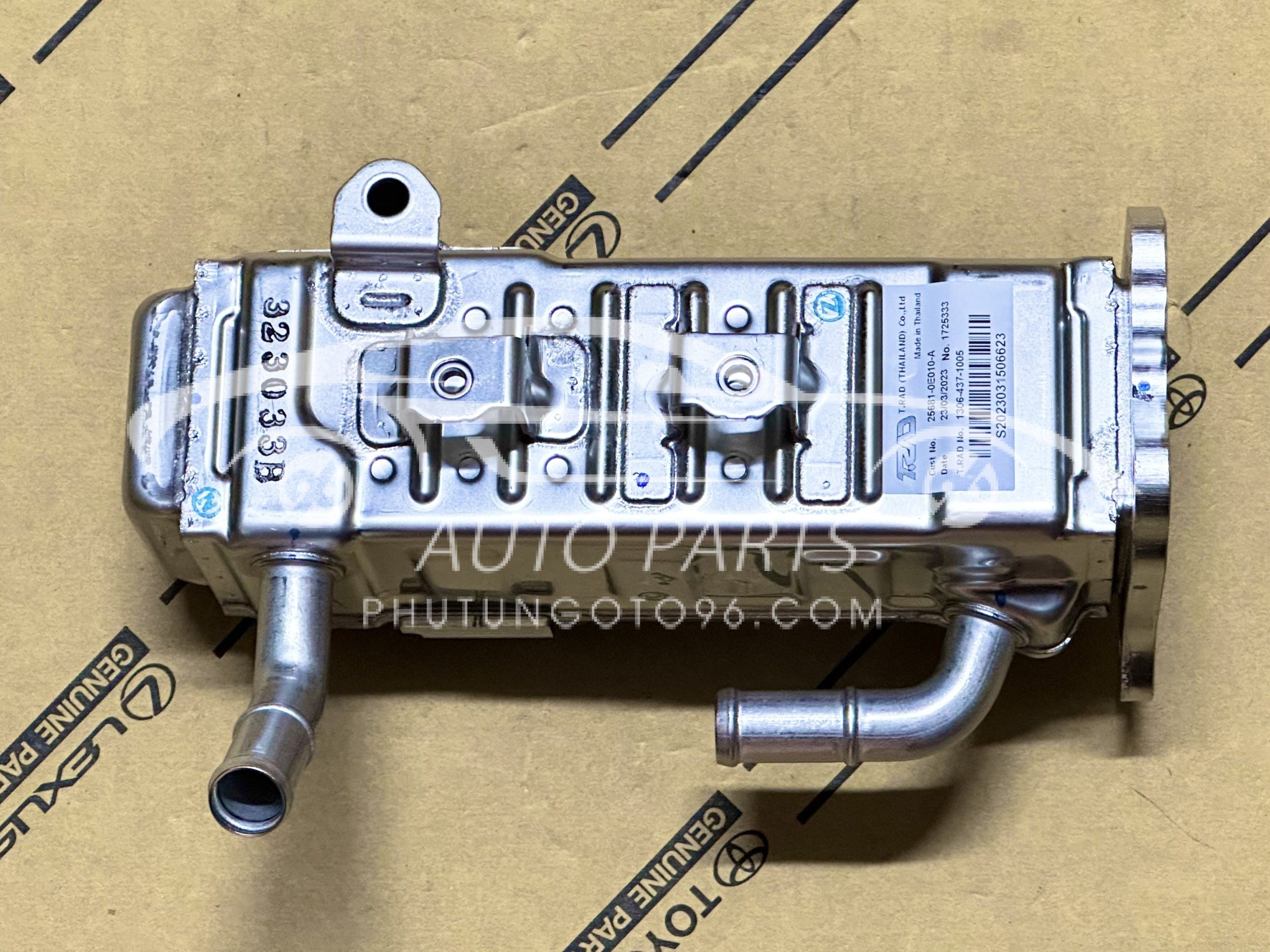 25681-0E010 Két làm mát tubor Innova - Hilux - Fortuner 2017