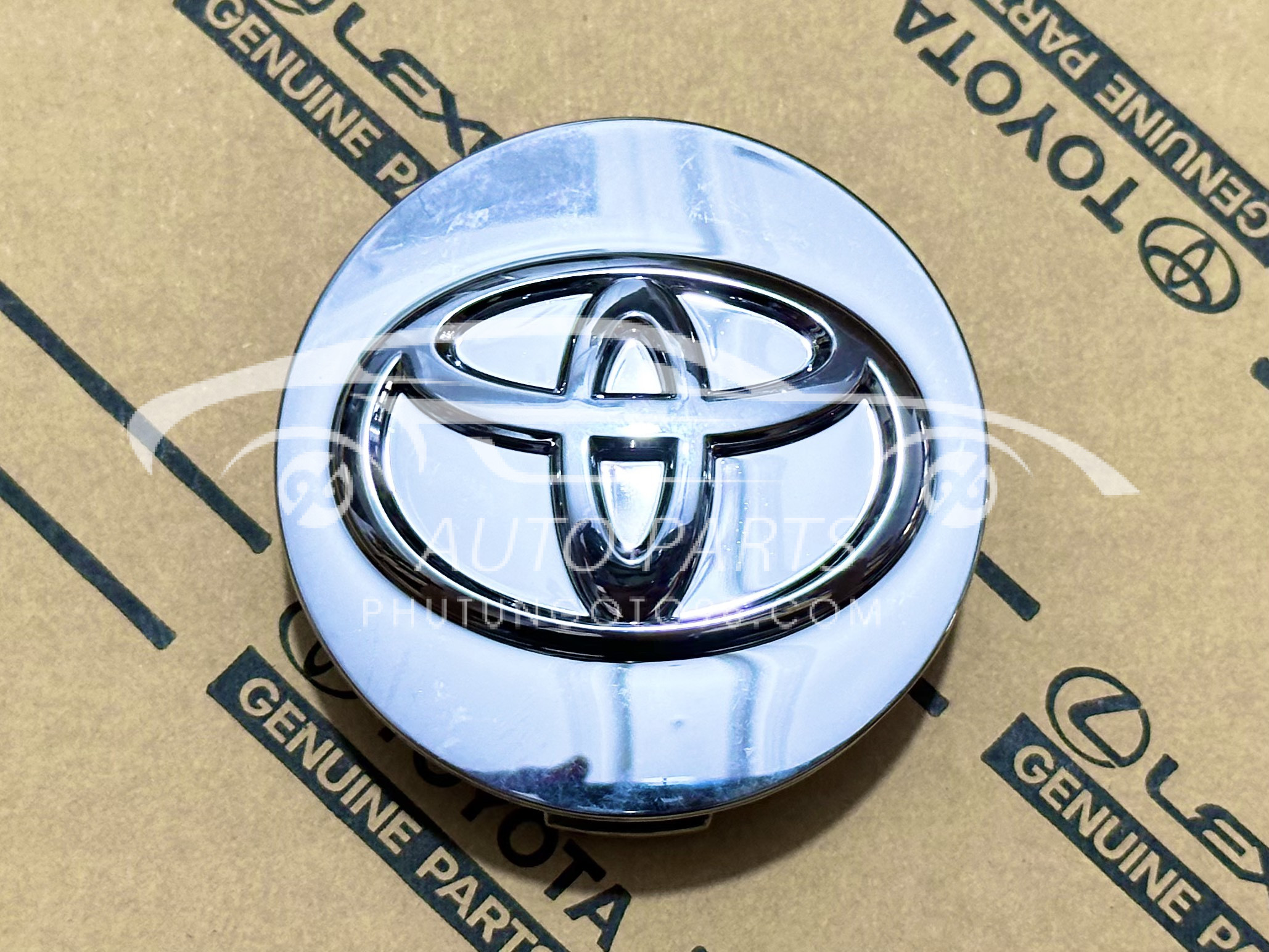 42603-0K260 Chụp đầu moay ơ Innova 2008