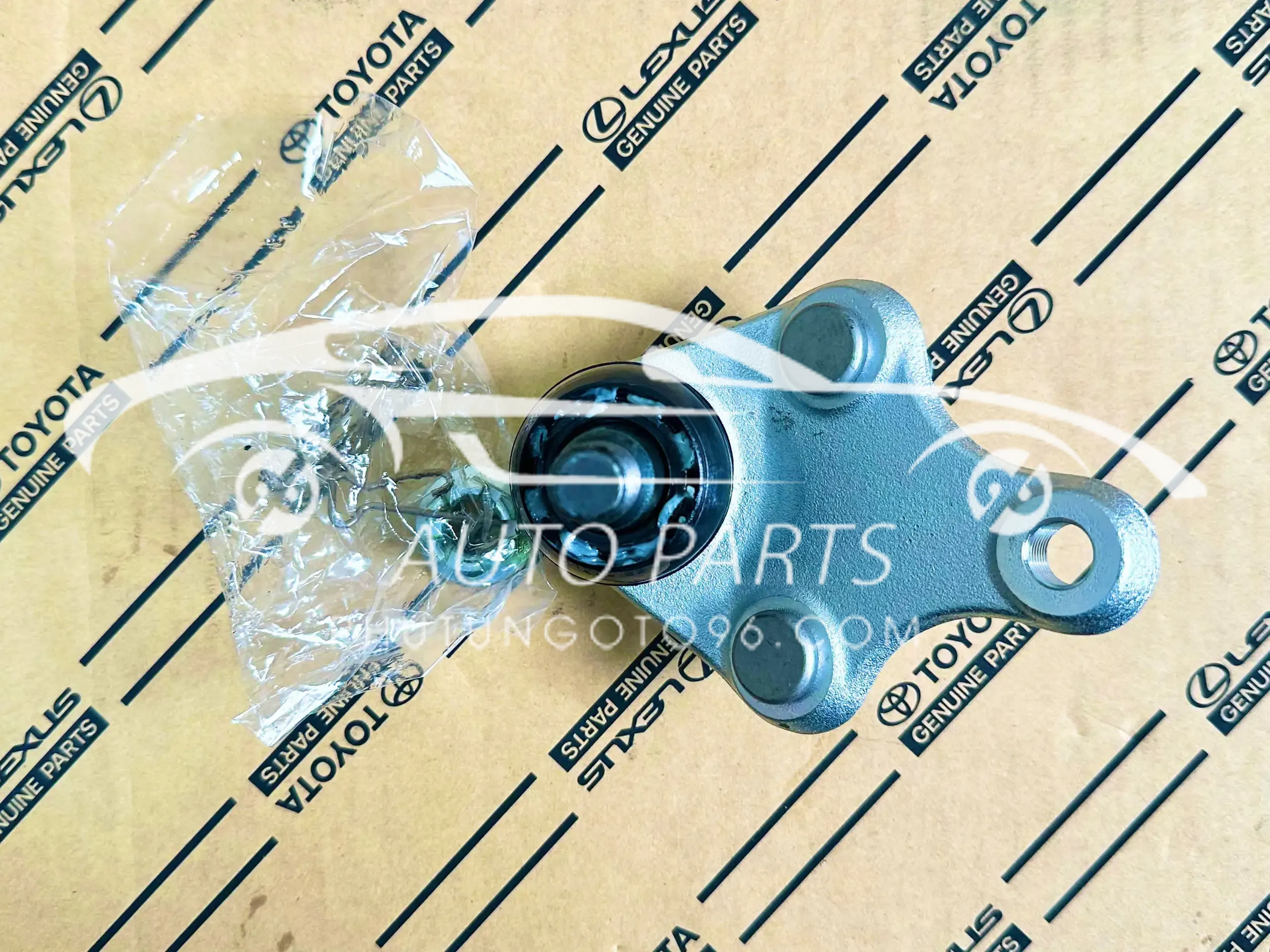 43330-49215 Rô tuyn đứng dưới Rav4