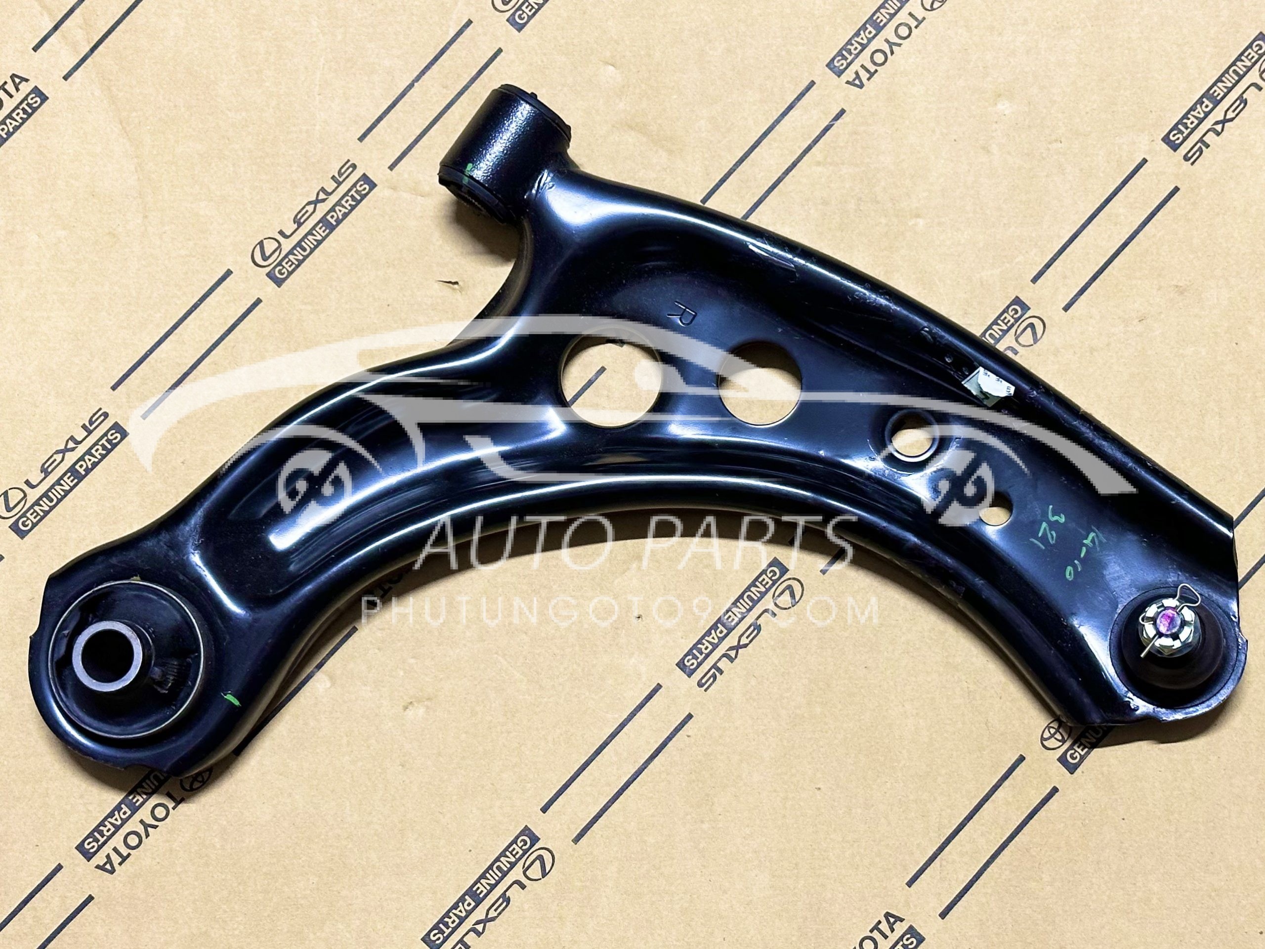 48068-09251 Càng A Yaris - Vios 2014-2022 RH