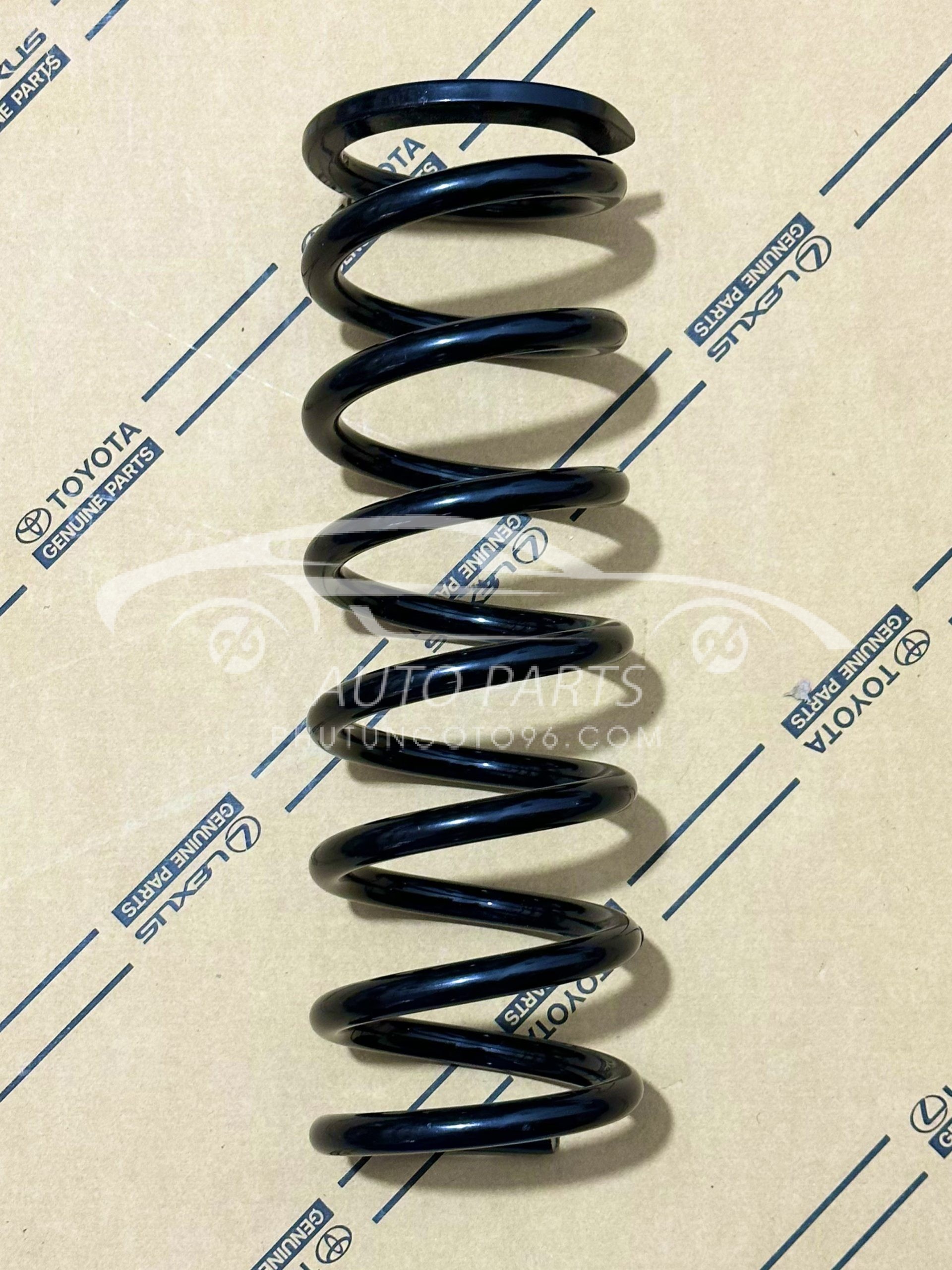 48231-0K010 Lò xo giảm xóc sau Innova