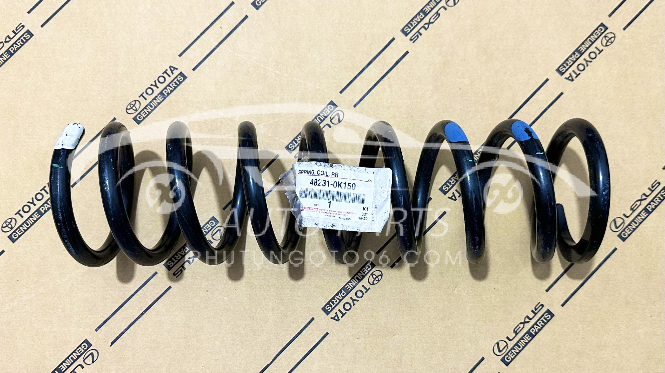 48231-0K150 Lò xo giảm xóc sau Fortuner