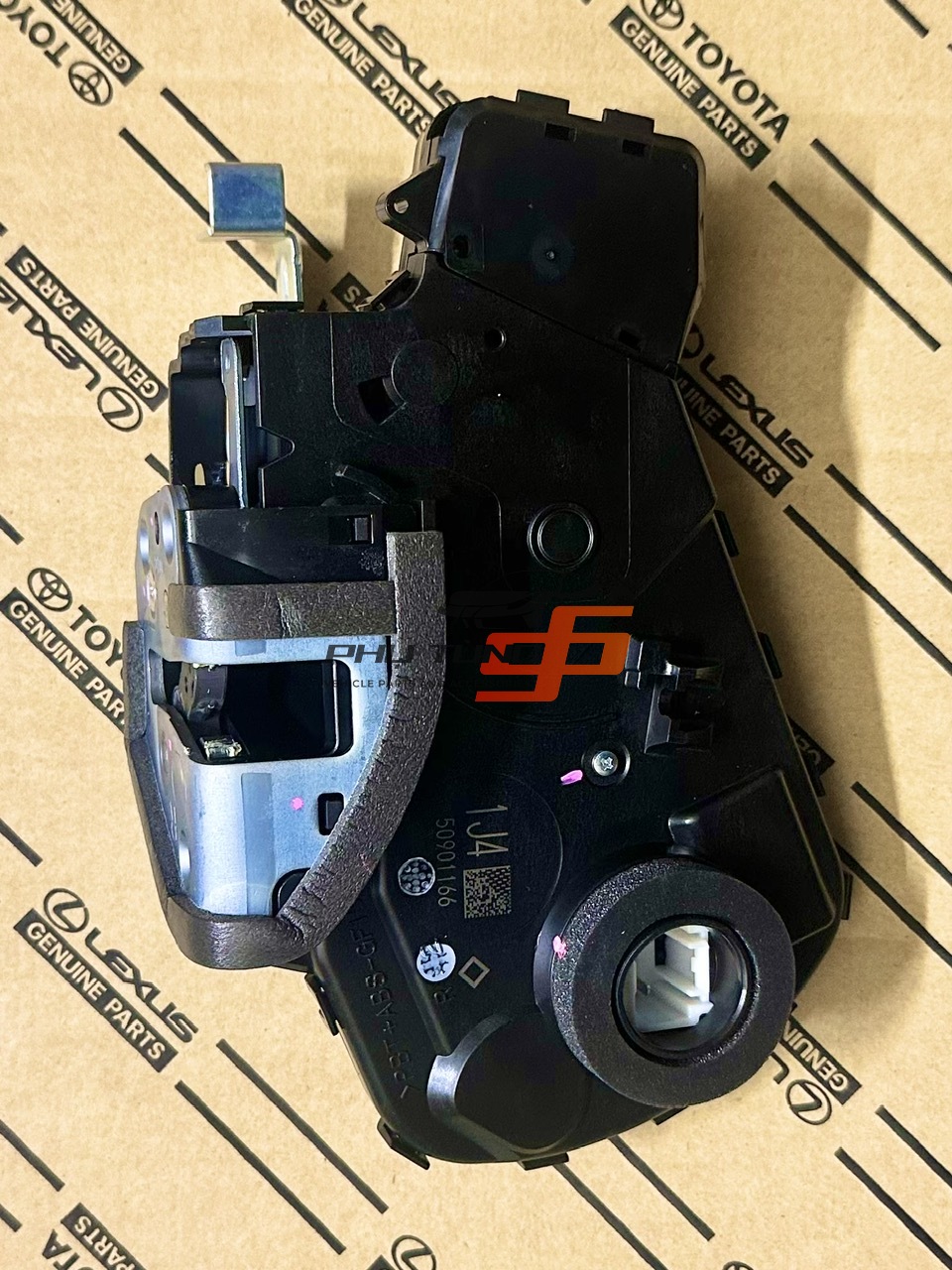 69110-0G013  Khóa ngậm cửa hậu Prado - GX460