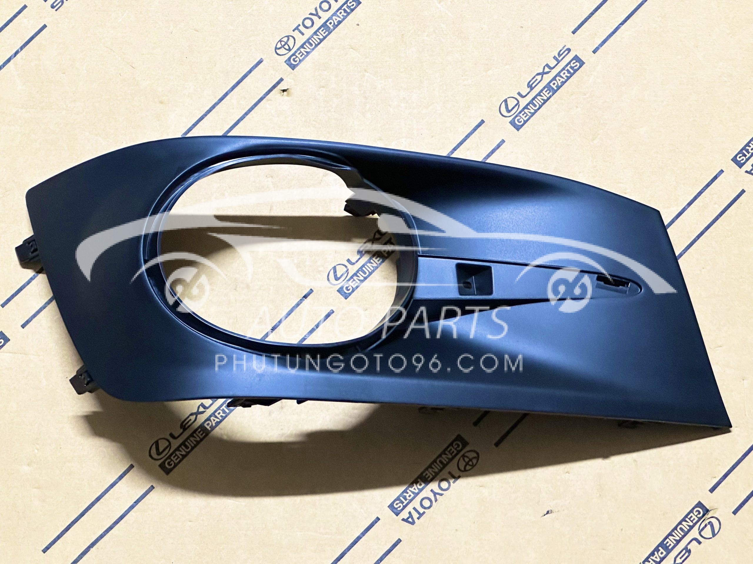 52127-0K400 Ốp đèn ba đờ xốc trước Fortuner 2015 RH