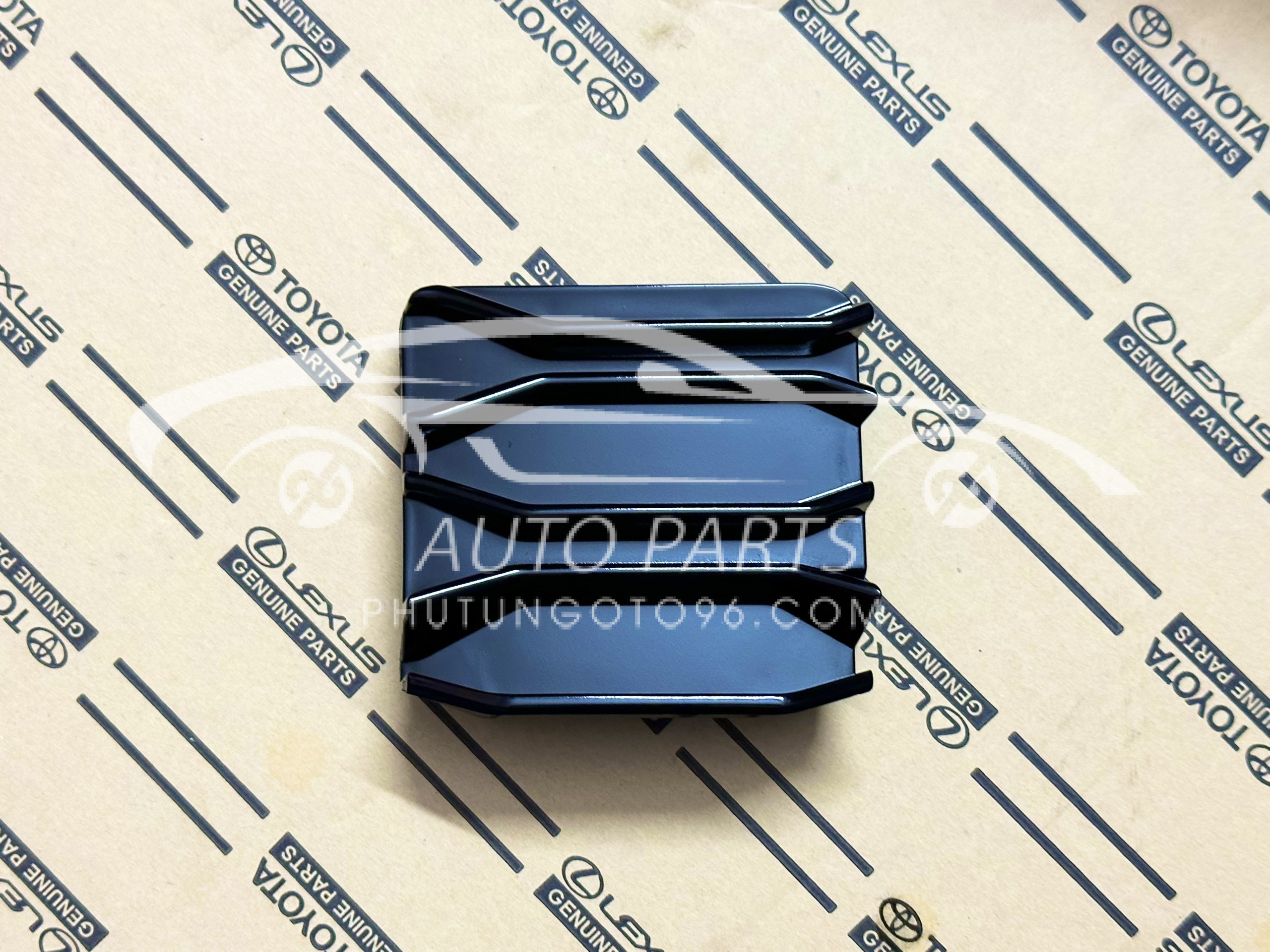 52721-YP120 Ốp móc kéo cứu hộ Yaris 2020