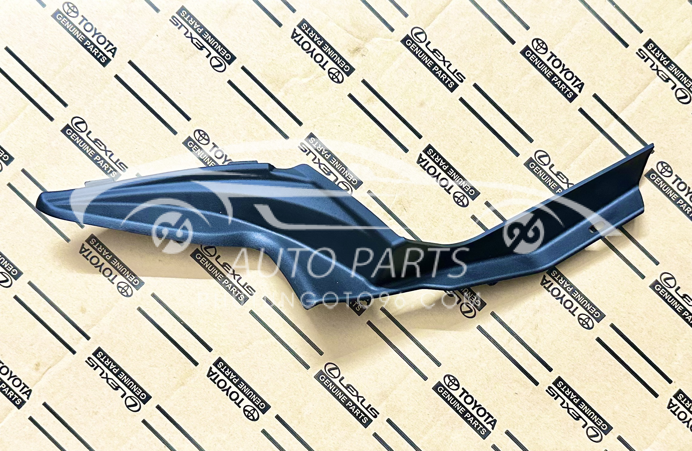 53867-0K050 Ốp nhựa góc chân kính chắn gió Hilux 2017 LH