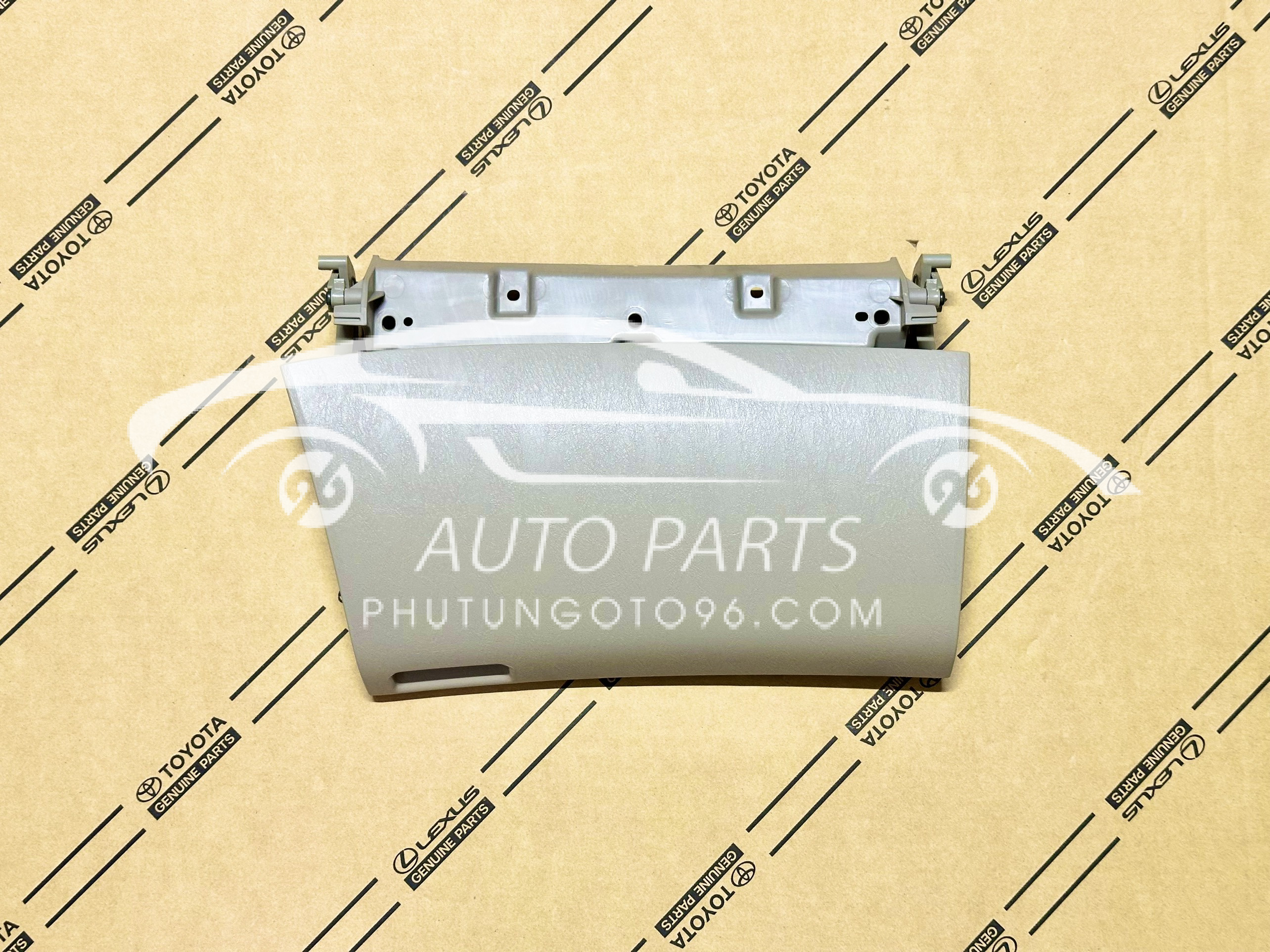 55440-0K040-E1 Nắp cốp phụ đựng đồ mặt táp lô Innova