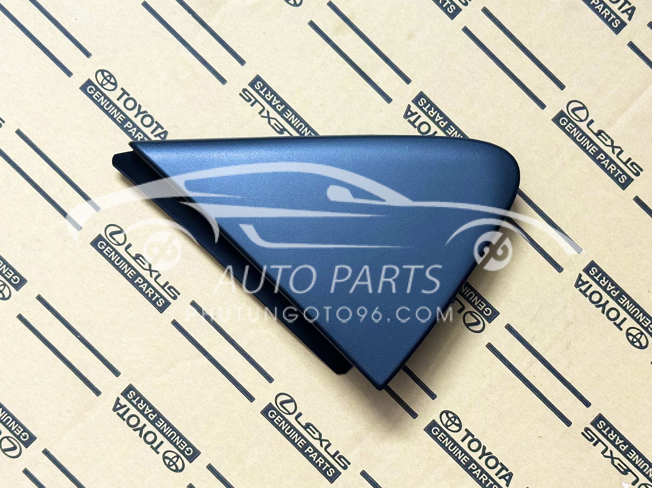 60117-0D090 Ốp tam giác chân gương Vios 2008 RH