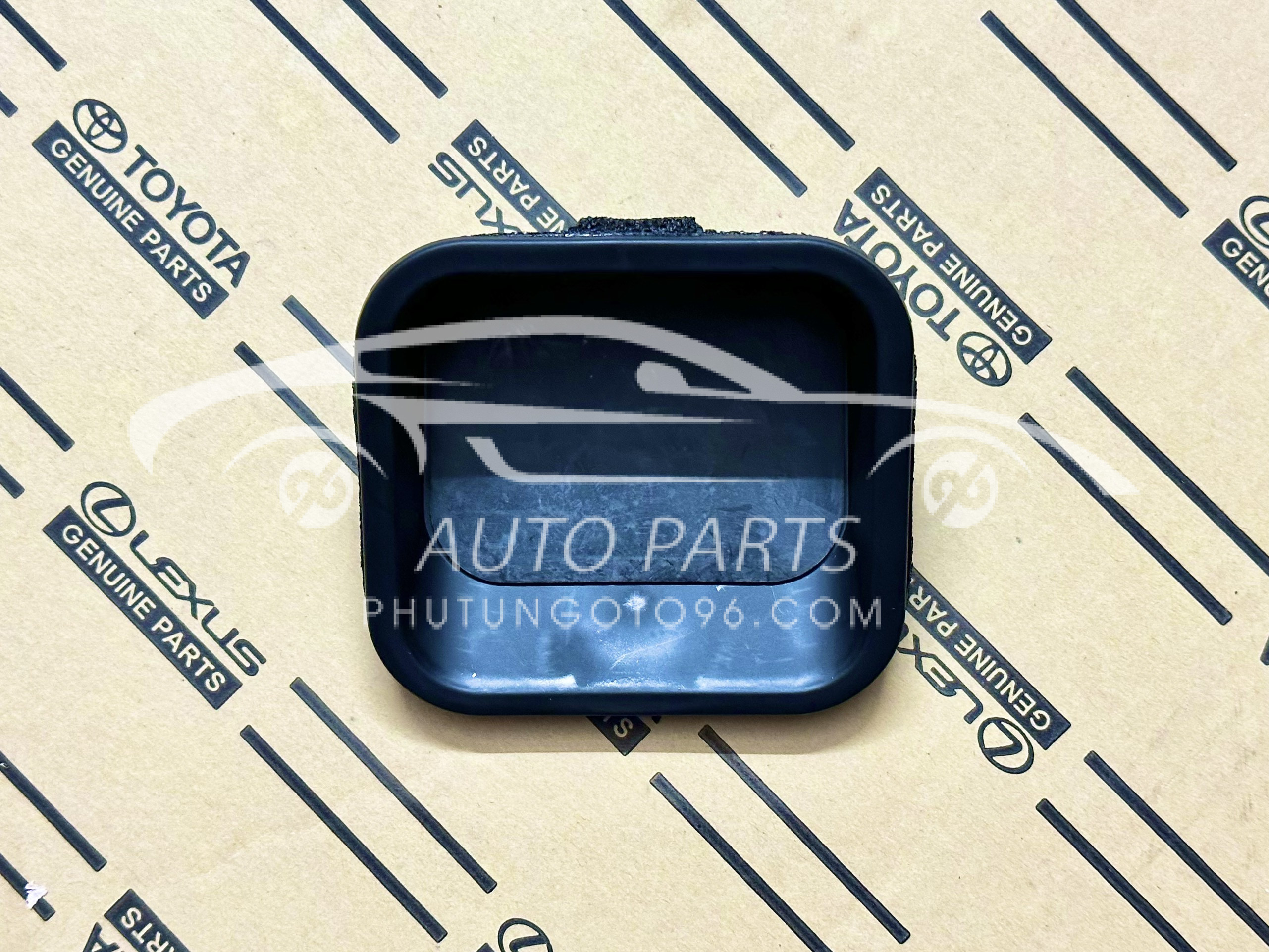 62930-BZ030 Cửa thông gió hông sau xe Rush