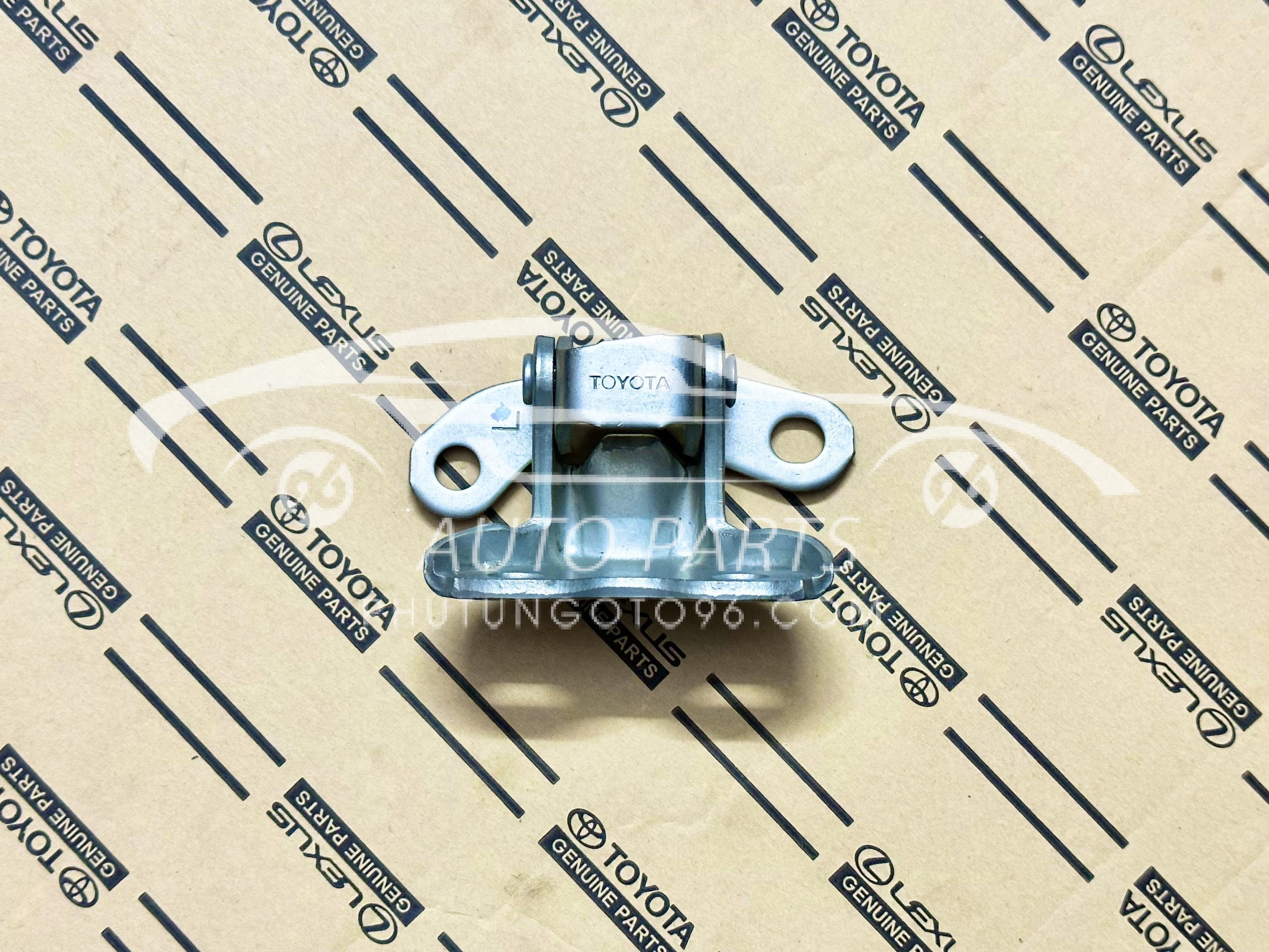 68760-0K040 Bản lề cửa sau trên Innova LH