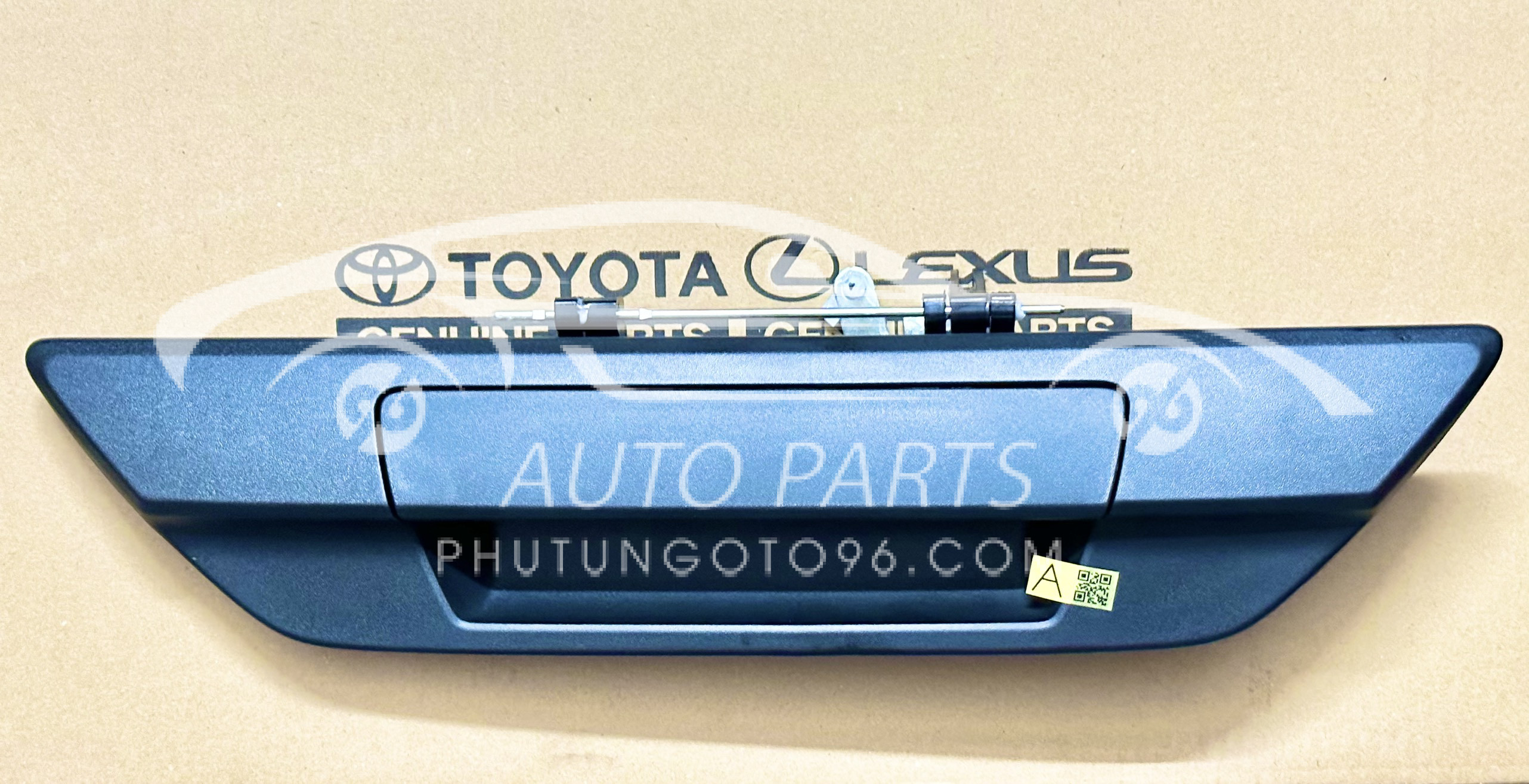 69090-0K070 Tay mở cửa thùng sau Hilux