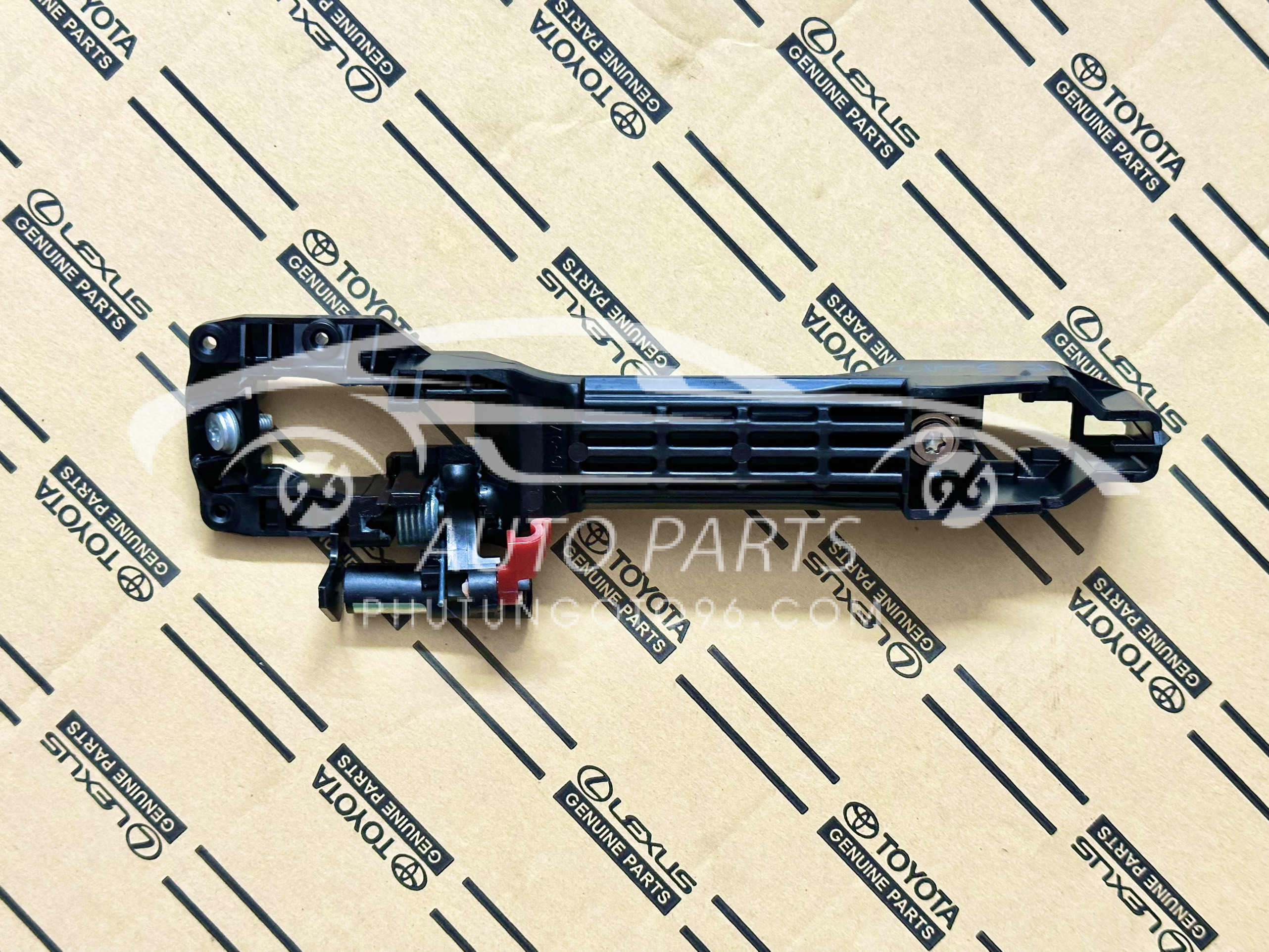 69201-06010 Xương bắt tay mở cửa trước Fortuner, Camry, Vios, Altis  RH