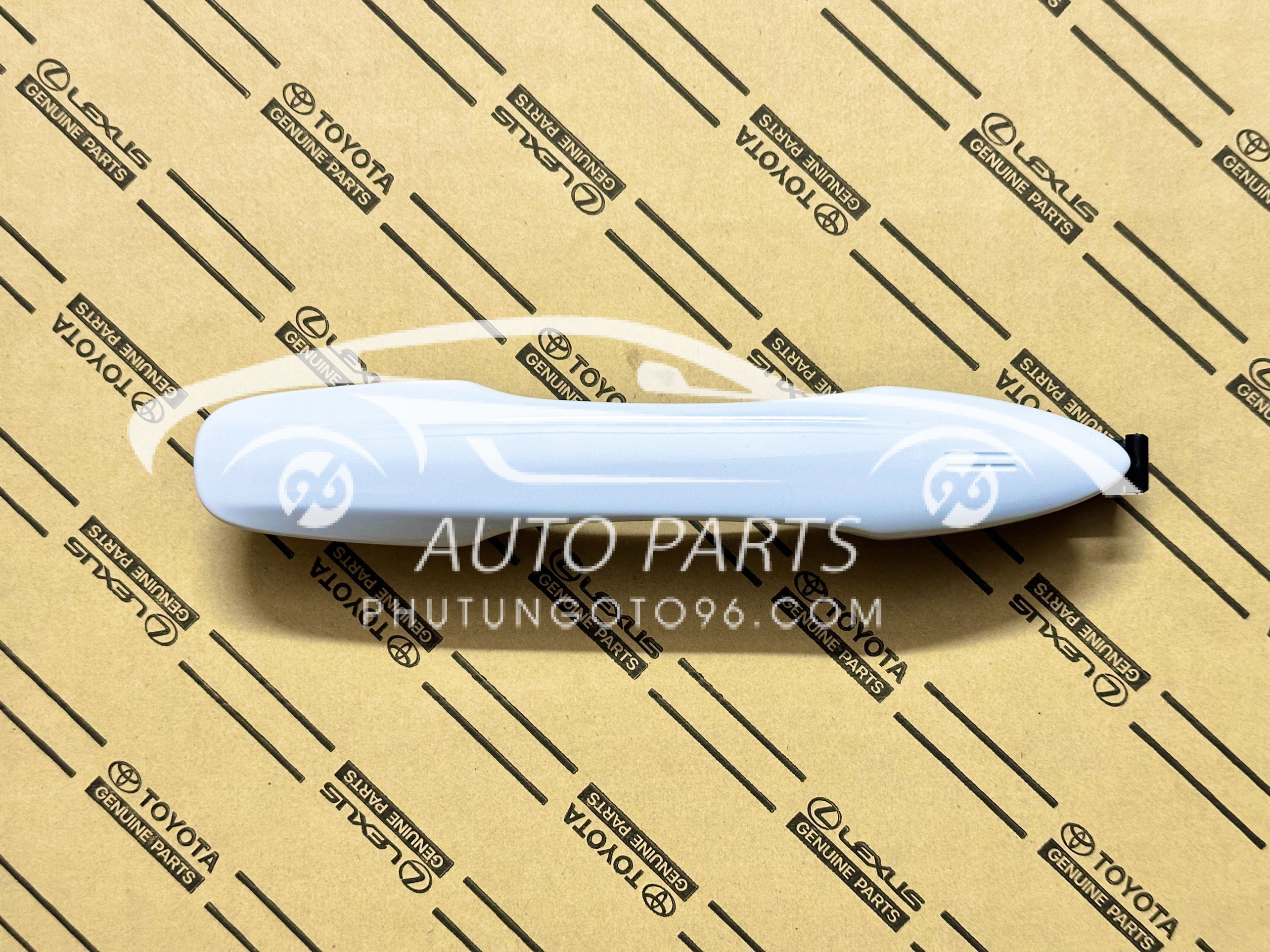 69210-47051-A0 Tay mở cửa ngoài Cross 2020 RH