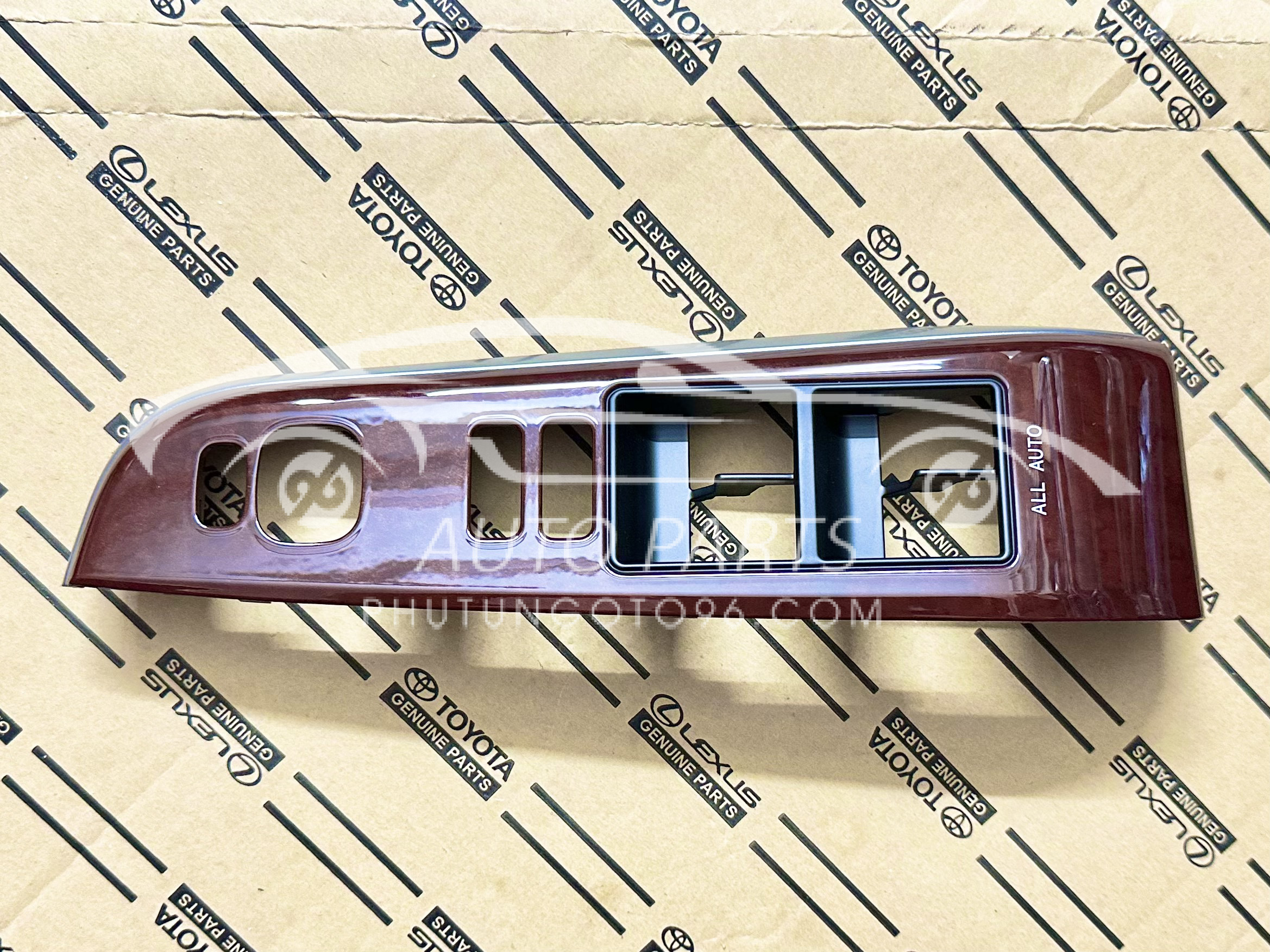 74232-06540-E0 Ốp công tắc lên kính tổng Camry 2.5Q 2013