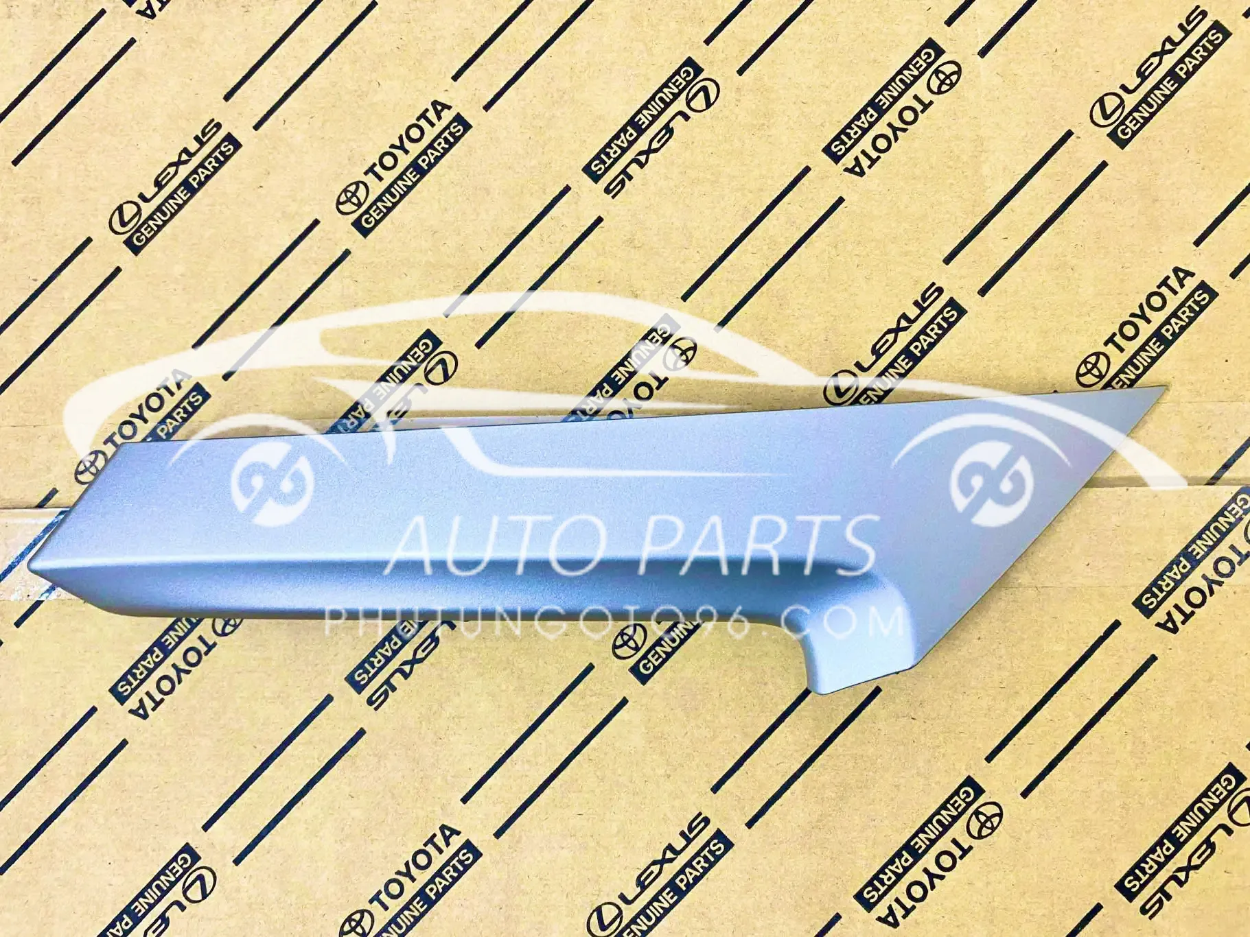 74645-06031 Ốp táp li cửa sau Camry RH