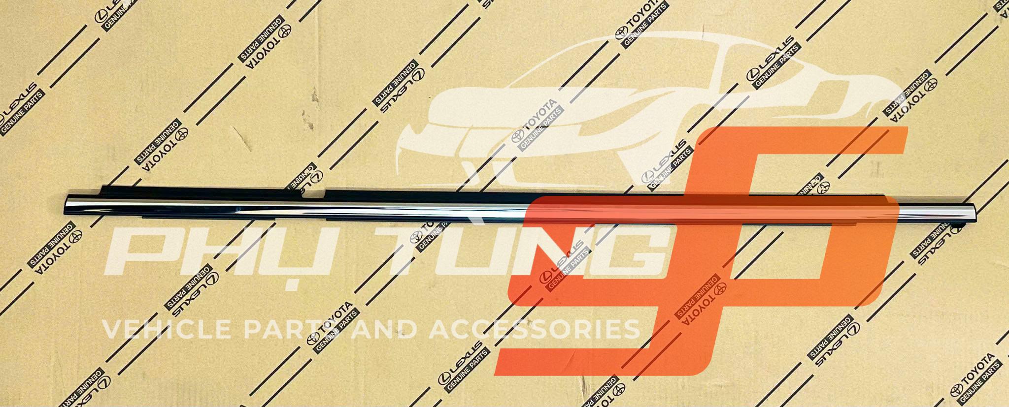 75730-60080 Nẹp chân kính Land Cruiser ngoài cửa sau RH