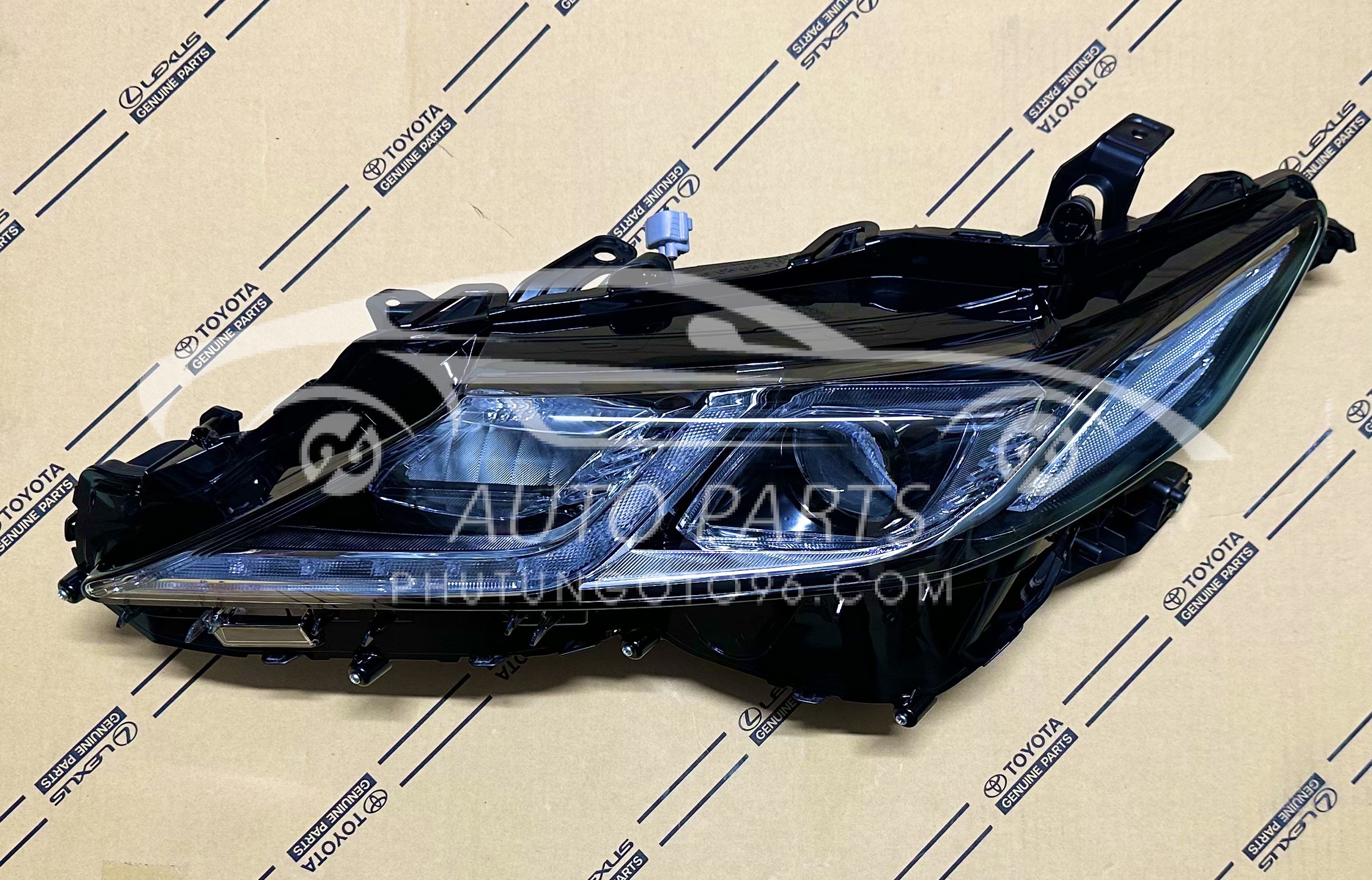 81145-06E90 Đèn pha Camry 2.0 2019 RH