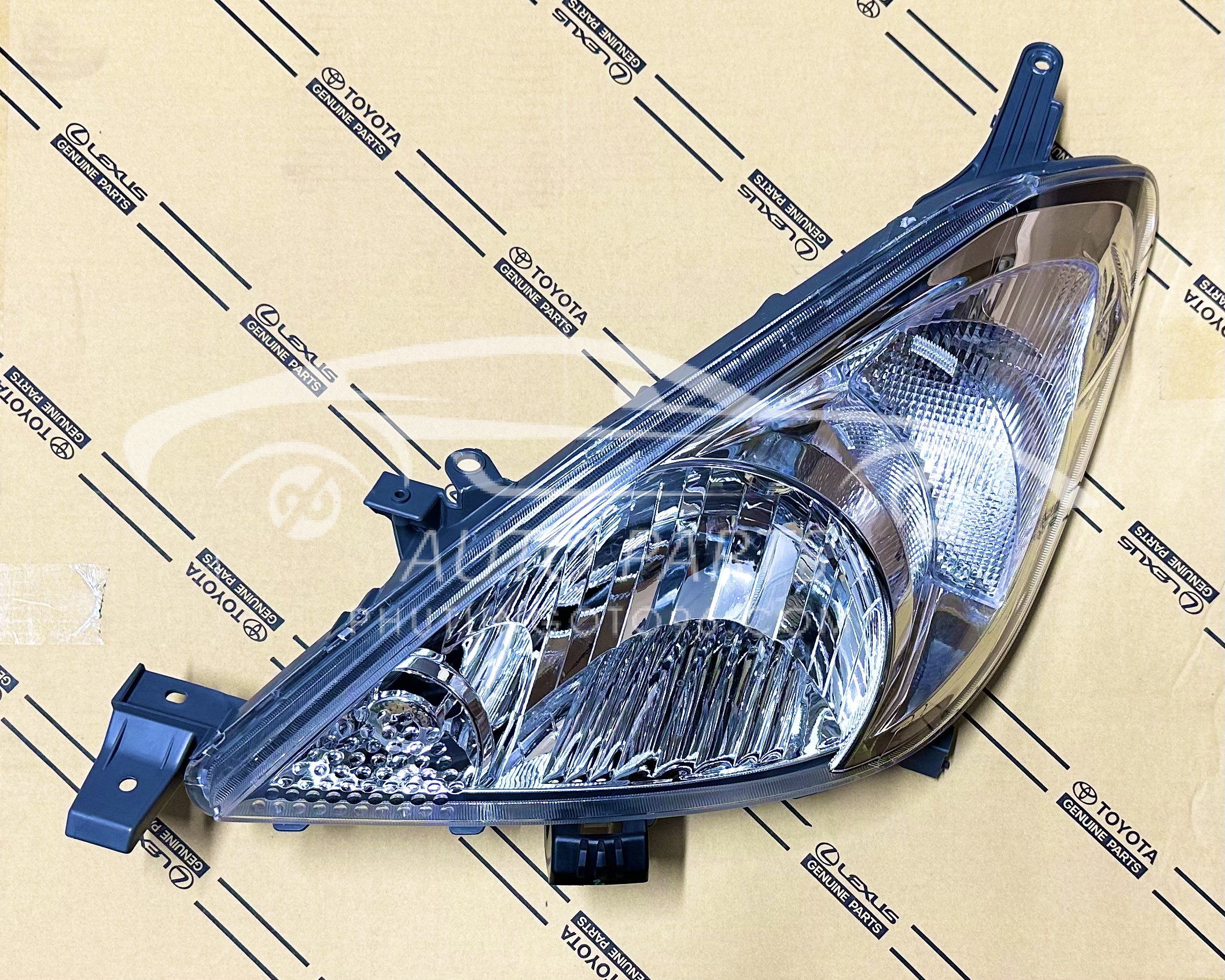 81170-0K310 Đèn pha Innova 2006-2011 LH