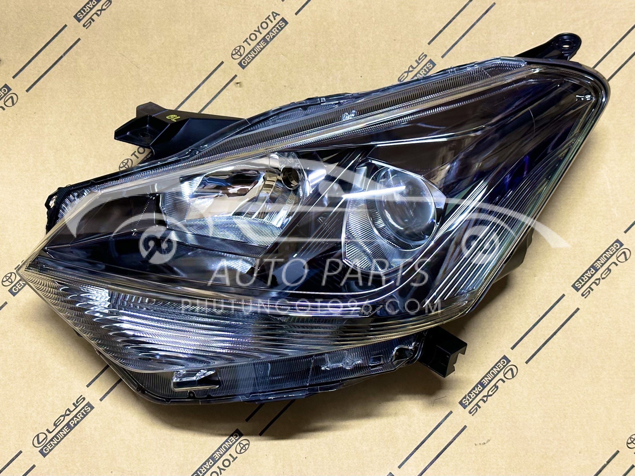 81170-BZ340 Đèn pha Wigo LH