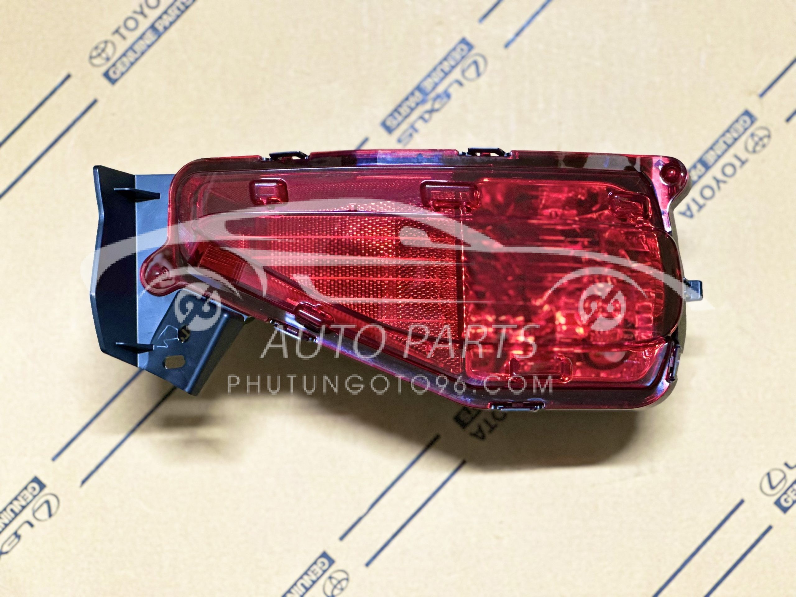 81480-0K070 Đèn phản quang ba đờ xốc sau Fortuner 2020-2022 RH