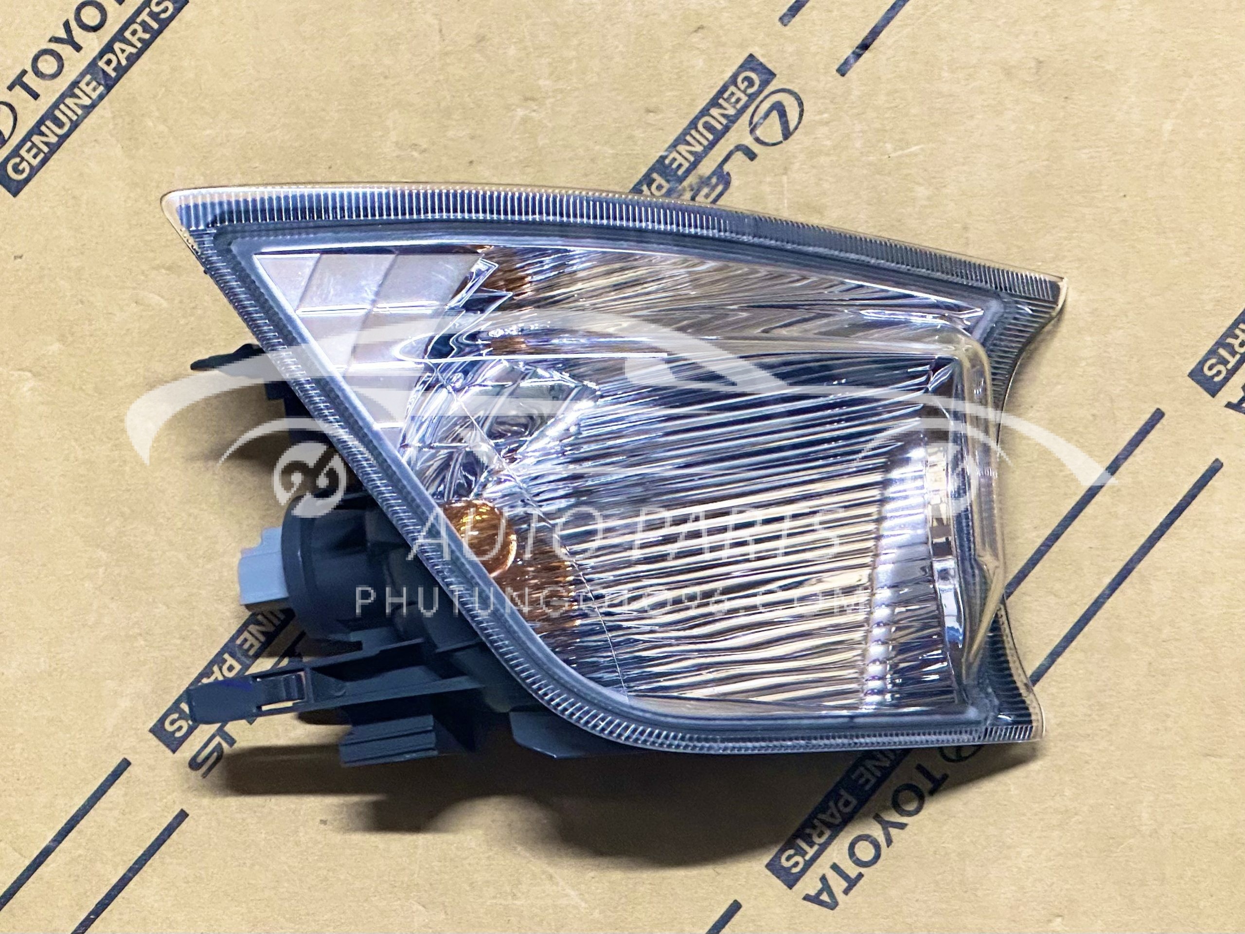 81510-0K010 Đèn xi nhan ba đờ xốc trước Innova 2017 RH