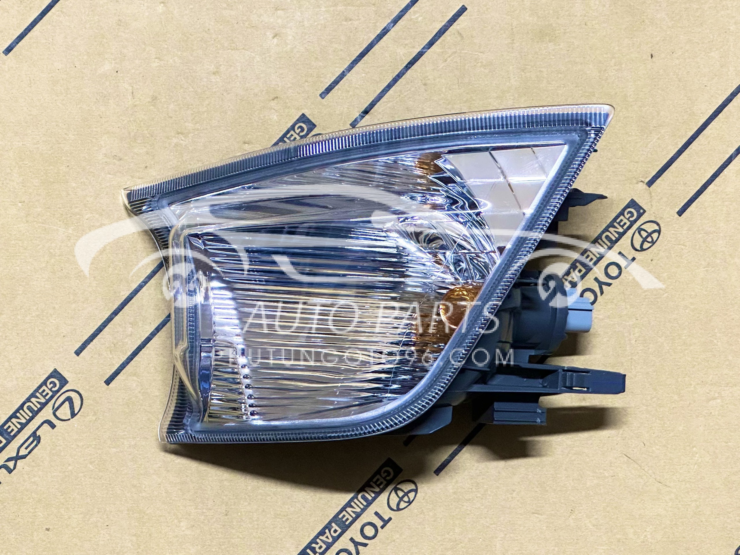 81520-0K010 Đèn xi nhan ba đờ xốc trước Innova 2017 LH