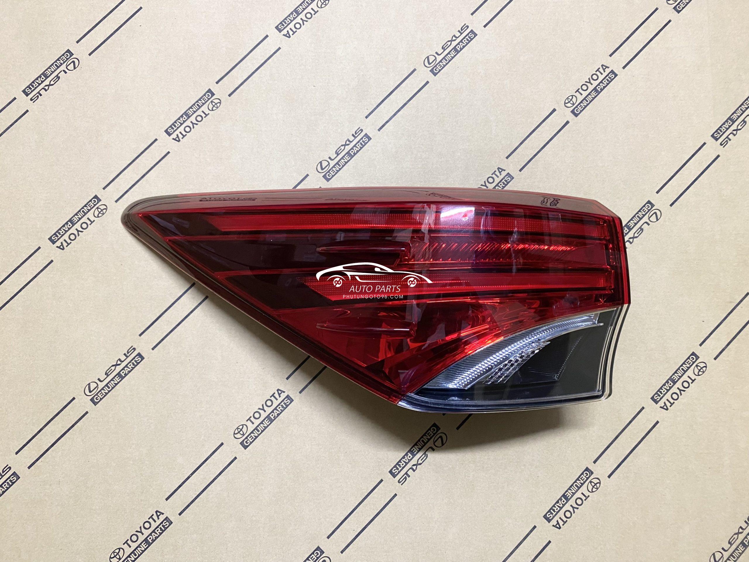 81561-0K381 Đèn hậu ngoài Fortuner 2017 LH