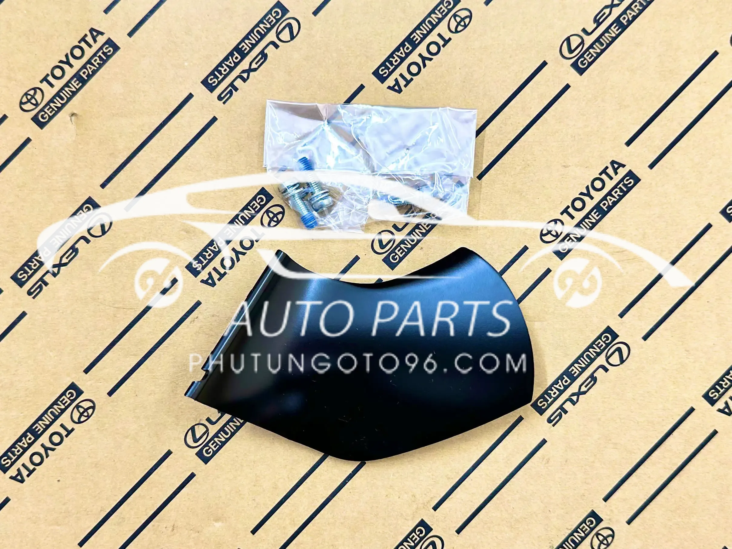 81859-60480 Ốp chân gương Lexus LX570 RH