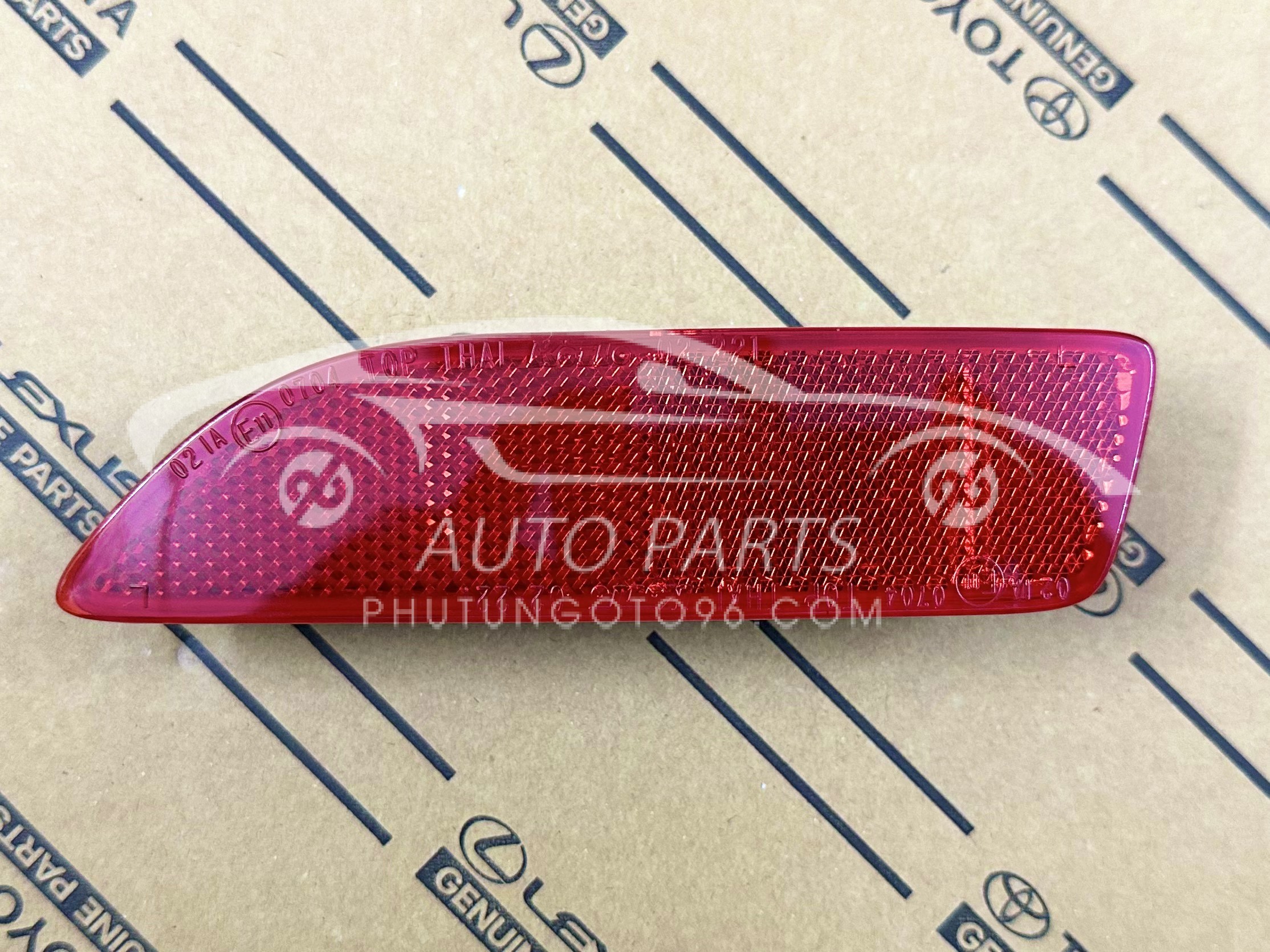 81920-02070 Đèn phản quang ba đờ xốc sau Altis 2010-2013 LH