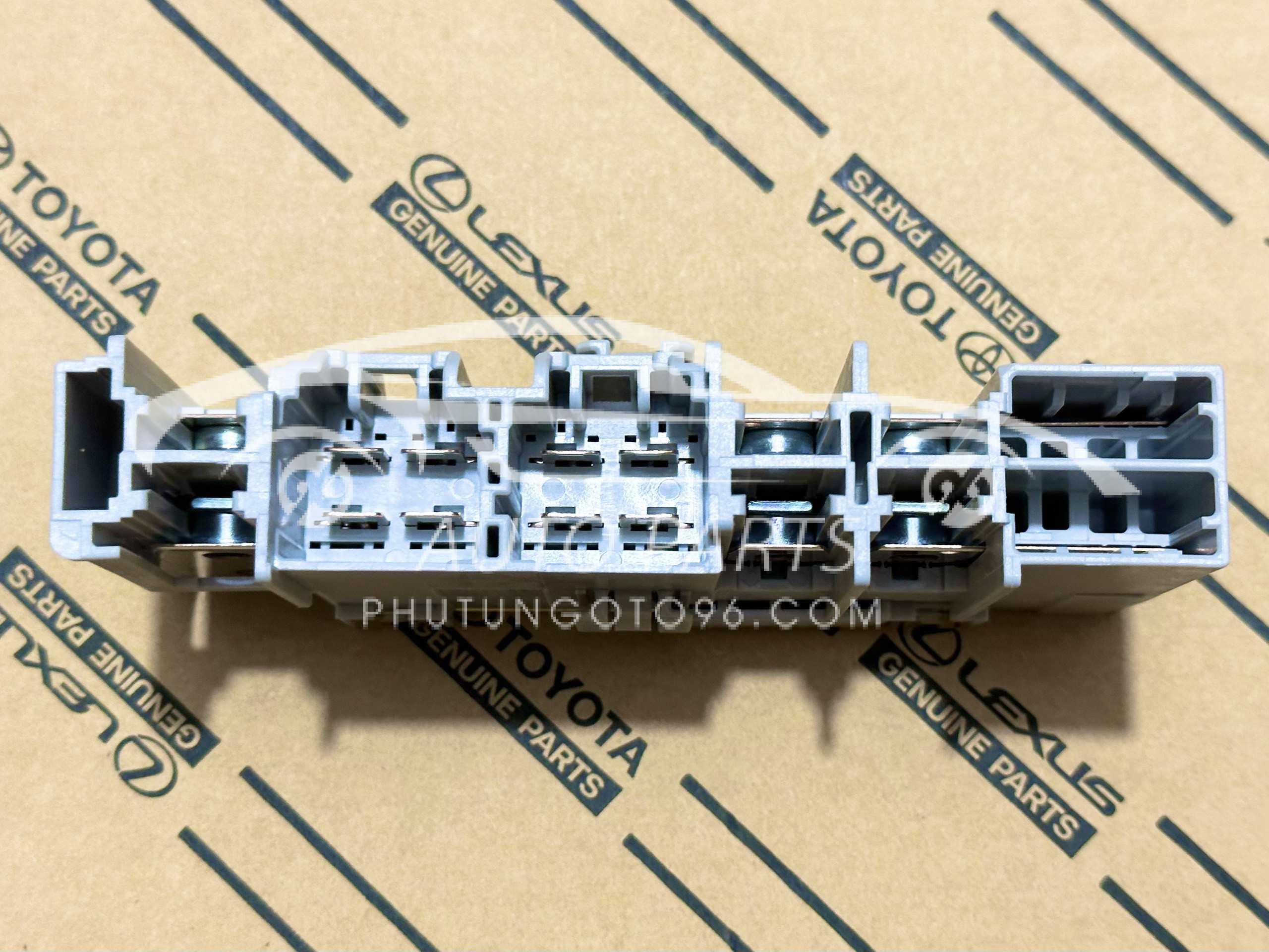 82620-71012 Cầu chì tổng Innova-Fortuner