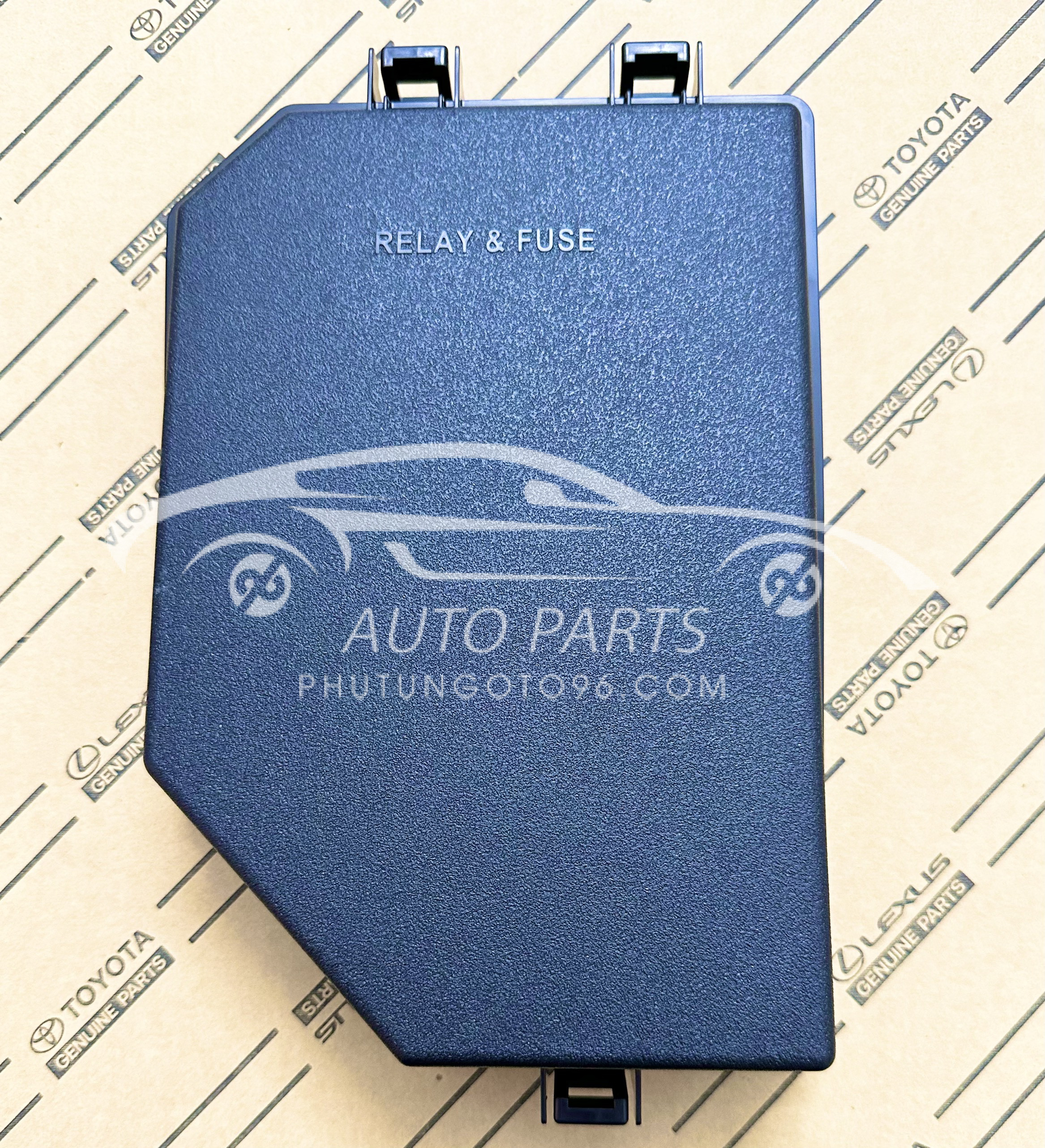 82662-0A030 Nắp hộp cầu chì Cross