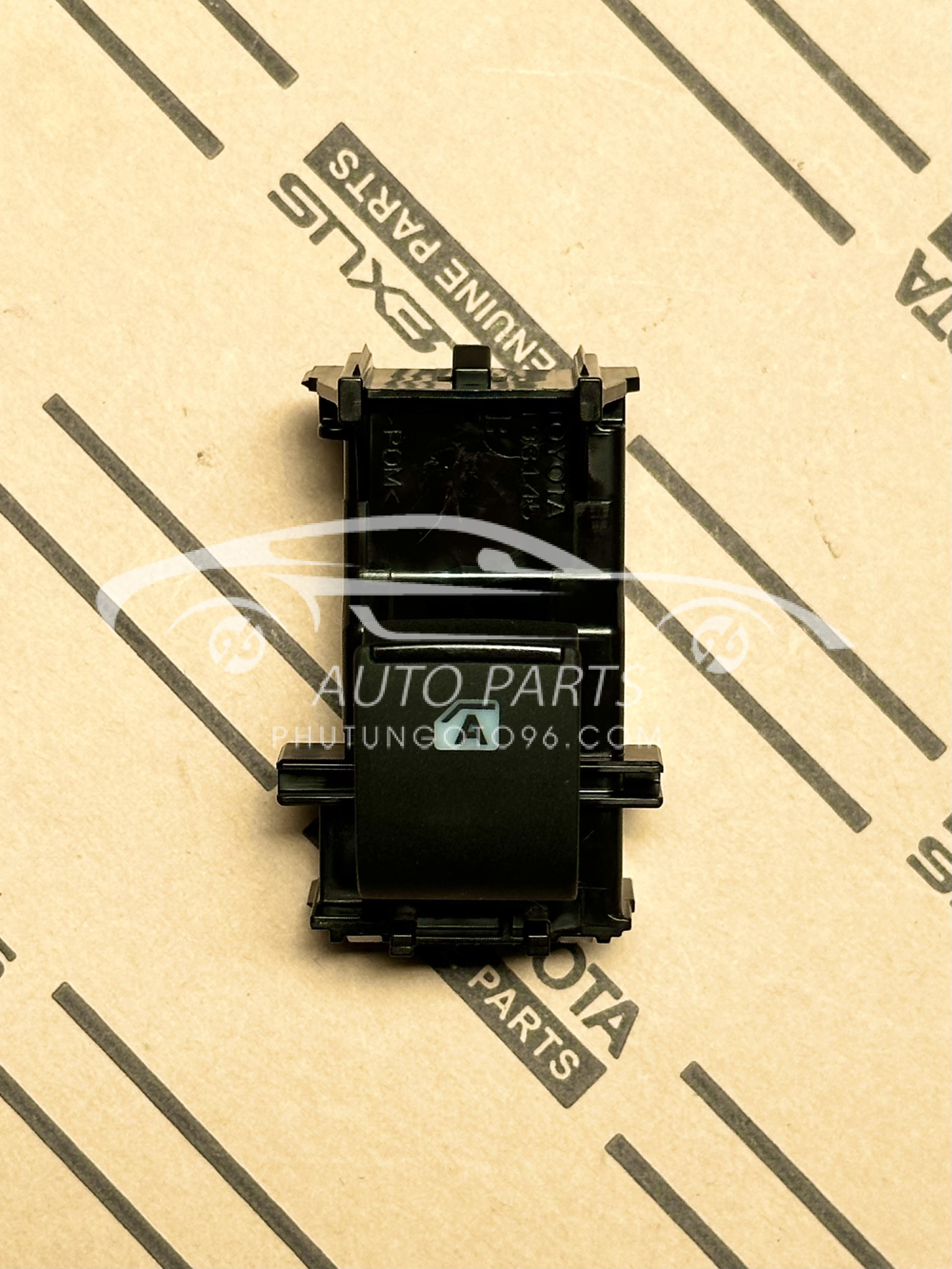 84810-0K130 Công tắc lên kính cửa Fortuner 2017