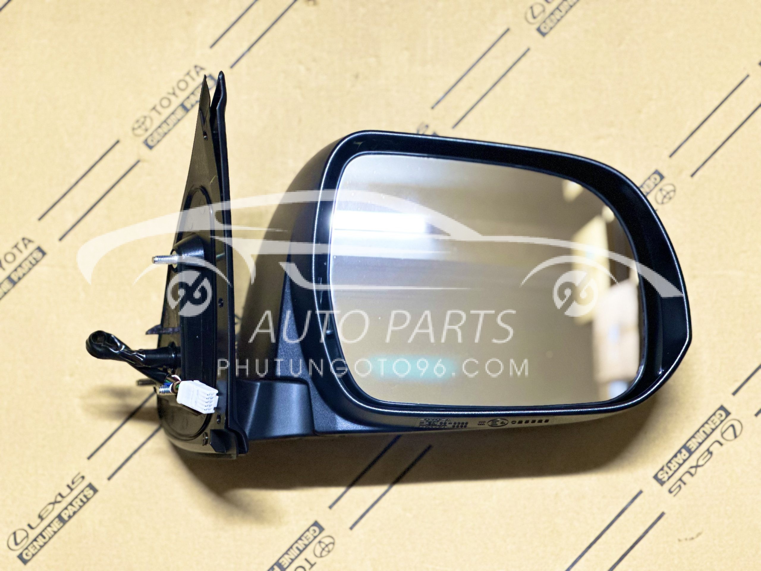 87901-0K180 Gương chiếu hậu Fortuner 2012-2015 RH (Chưa kèm ốp gương)