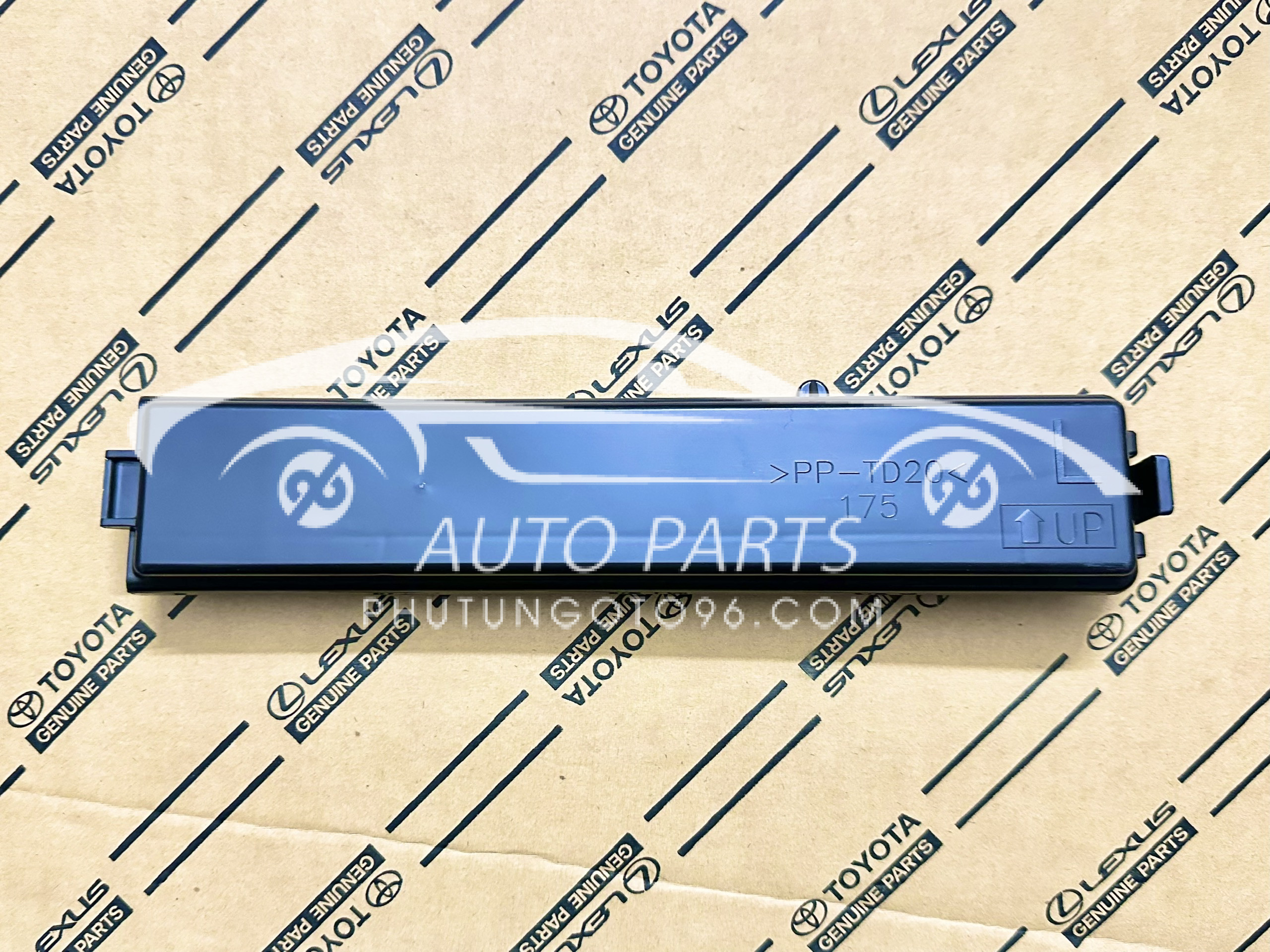 88548-0K020 Nắp đậy khay lọc điều hòa Innova - Hilux - Fortuner