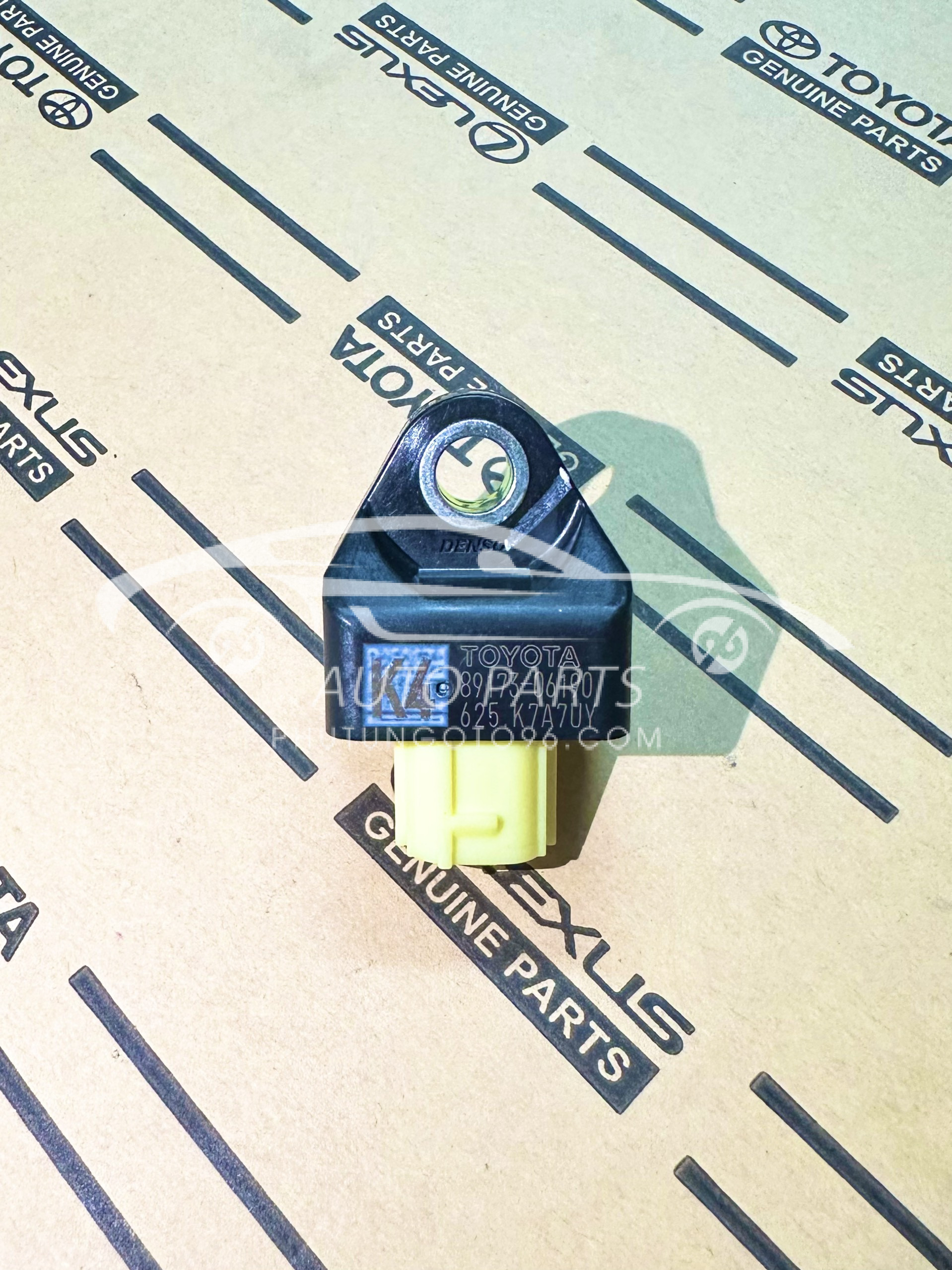 89173-09D00 Cảm biến túi khí đầu xe Cross 2020