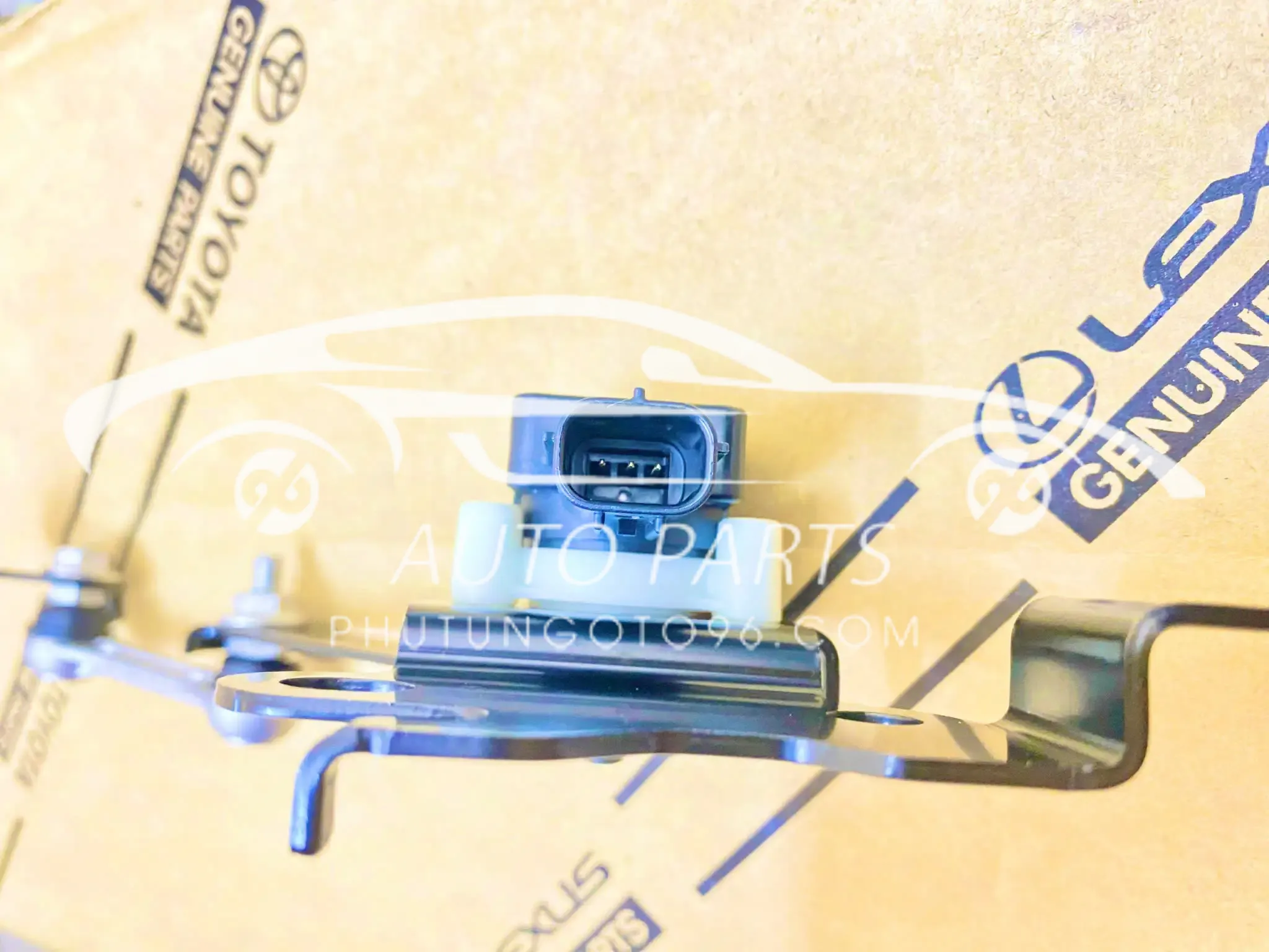 89408-71020 Cảm biến nâng gầm sau Fortuner, Hilux