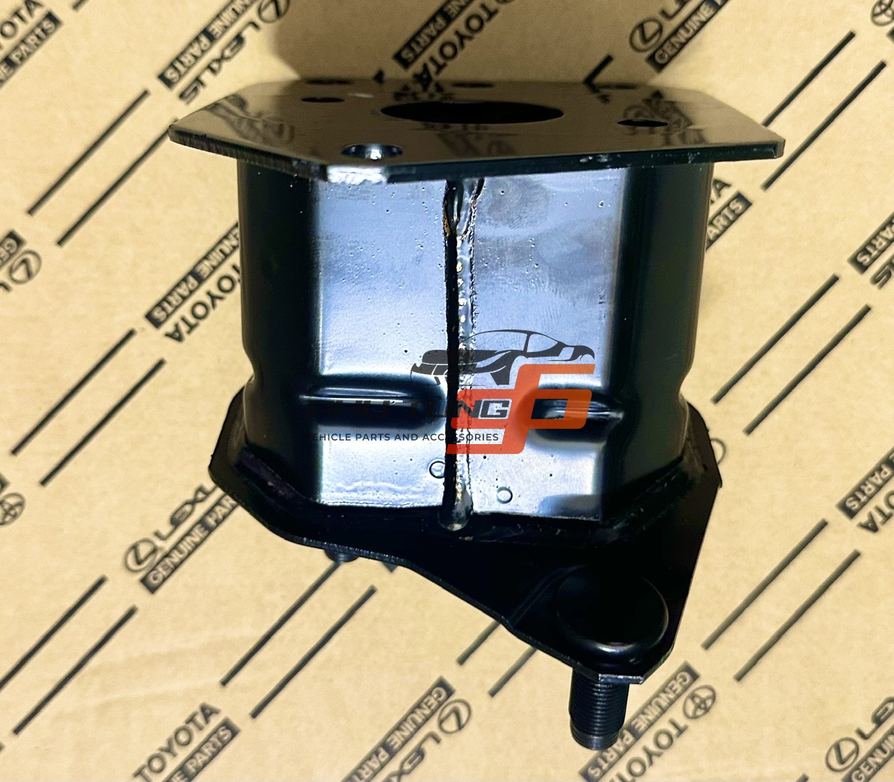 52026-60031  Xương ụ đầu sắt xi Land Cruiser 2010 LH