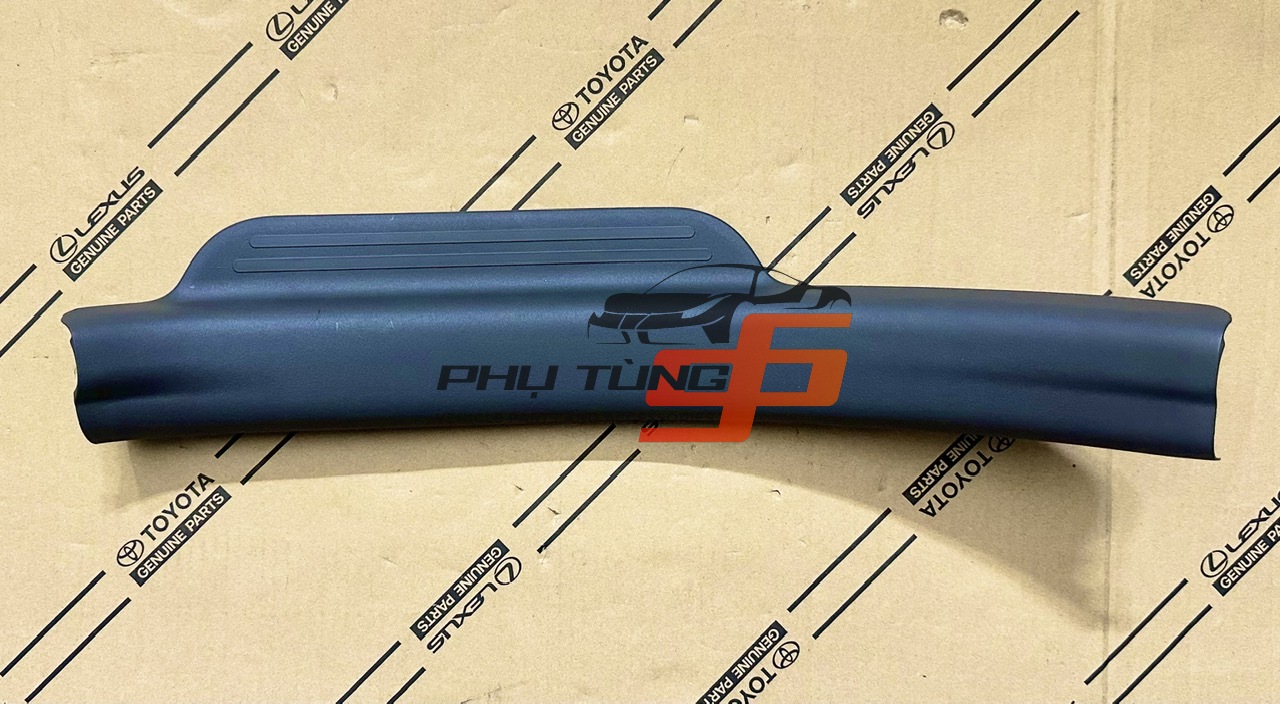 67917-0D080-E0  Ốp bậc cửa sau Vios 2008-2013 RH