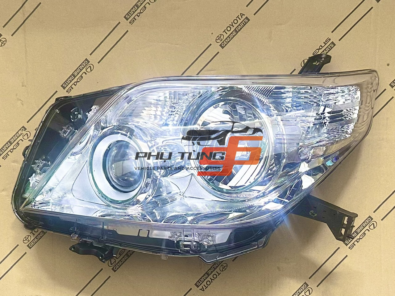 81170-0G070 Đèn pha Prado LH