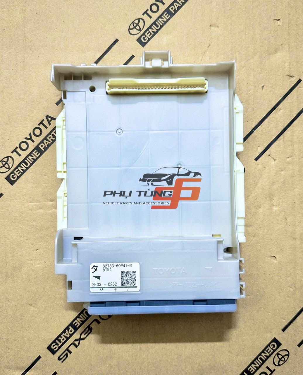82733-60P41	Hộp cầu chì trong xe Land Cruiser LH