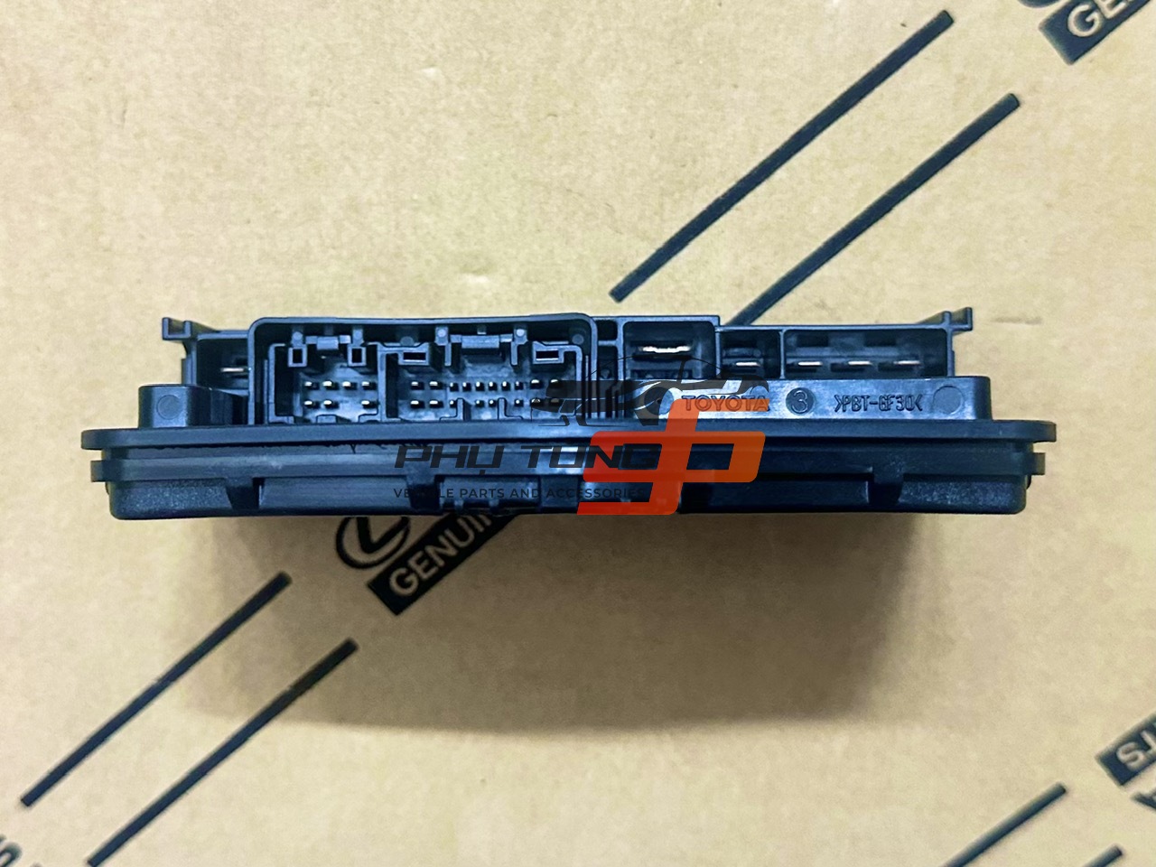 82720-33270 Cầu chì tổng khoang động cơ Camry