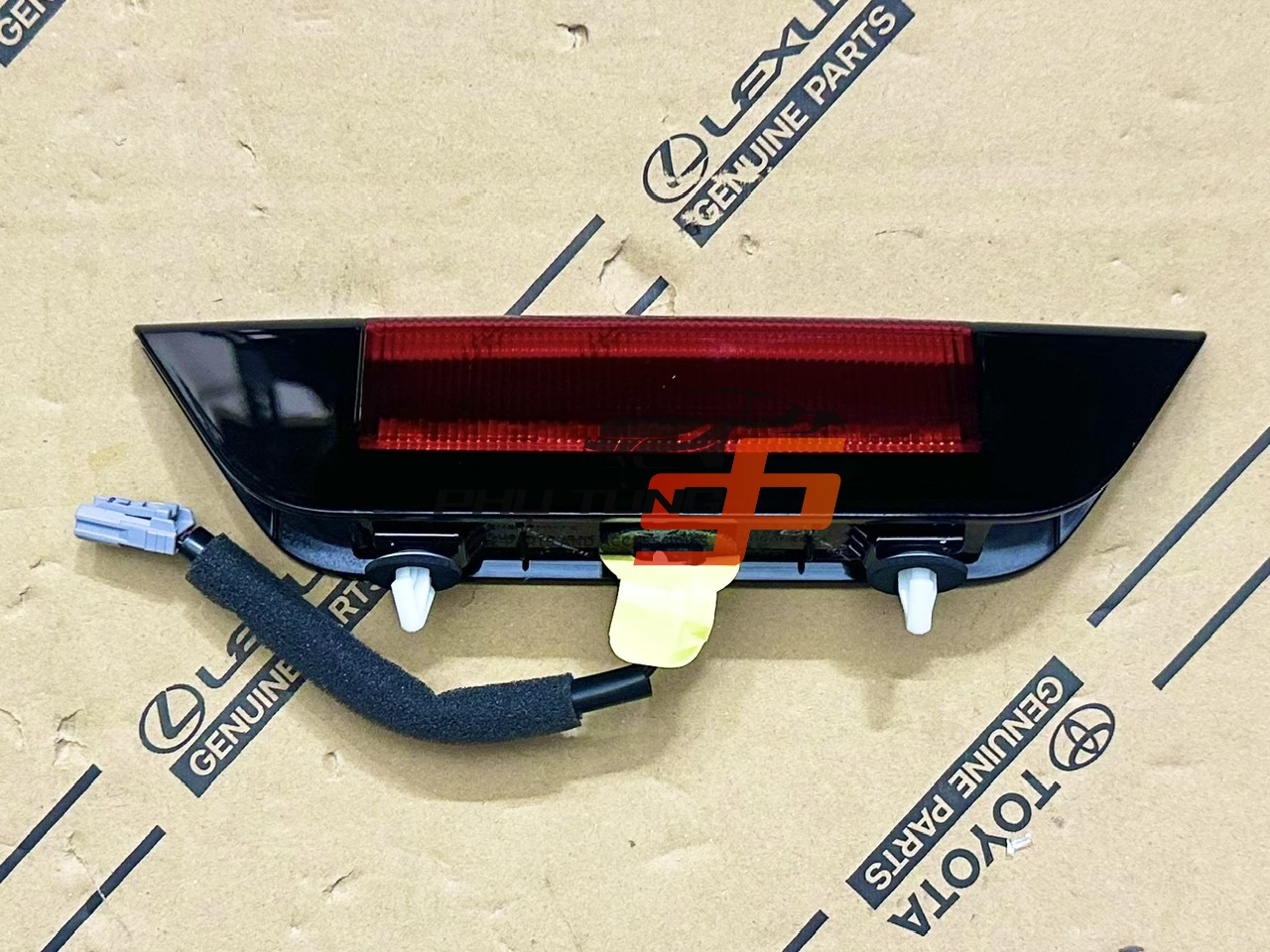 81570-BZ280	Đèn phanh trên cửa hậu Raize