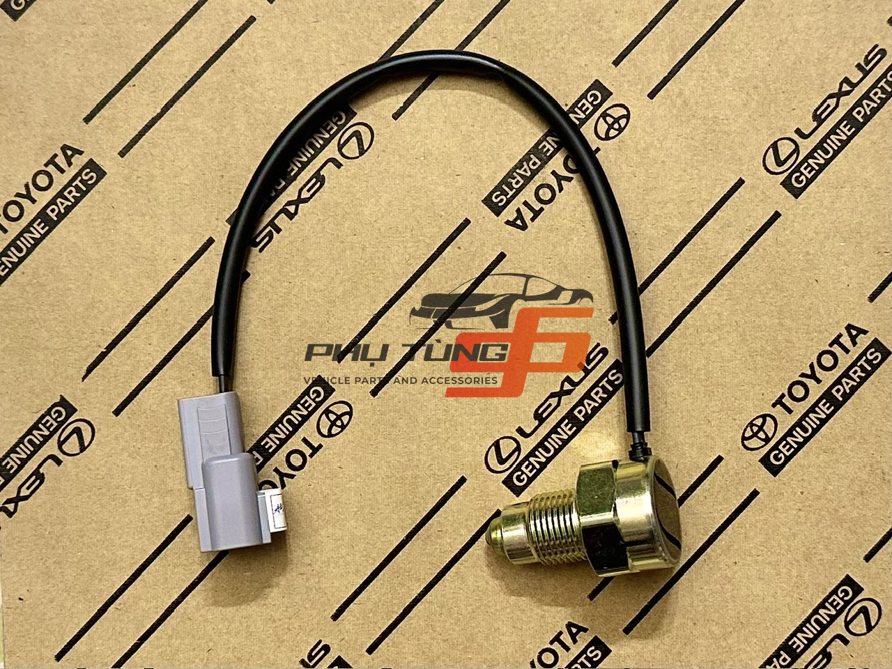 84210-60030	 Công tắc đèn lùi LandCruiser  FZJ100
