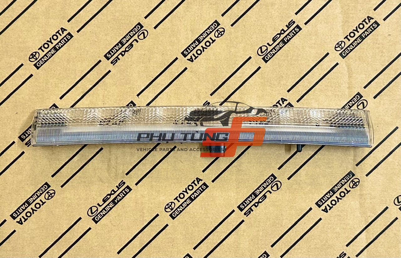 81570-60110 Đèn phanh trên cửa hậu Lexus GX470, Prado