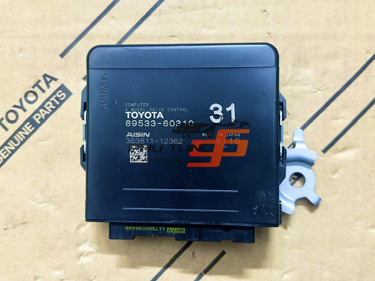 89533-60310  Hộp điều khiển dẫn động 4 bánh Land Cruiser 2019