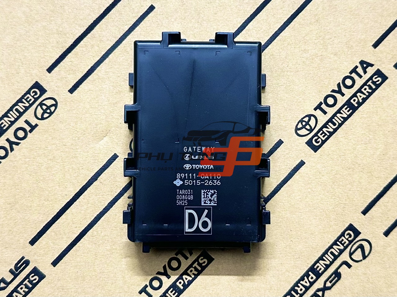 89111-0A110 Hộp Gateway Fortuner Legender